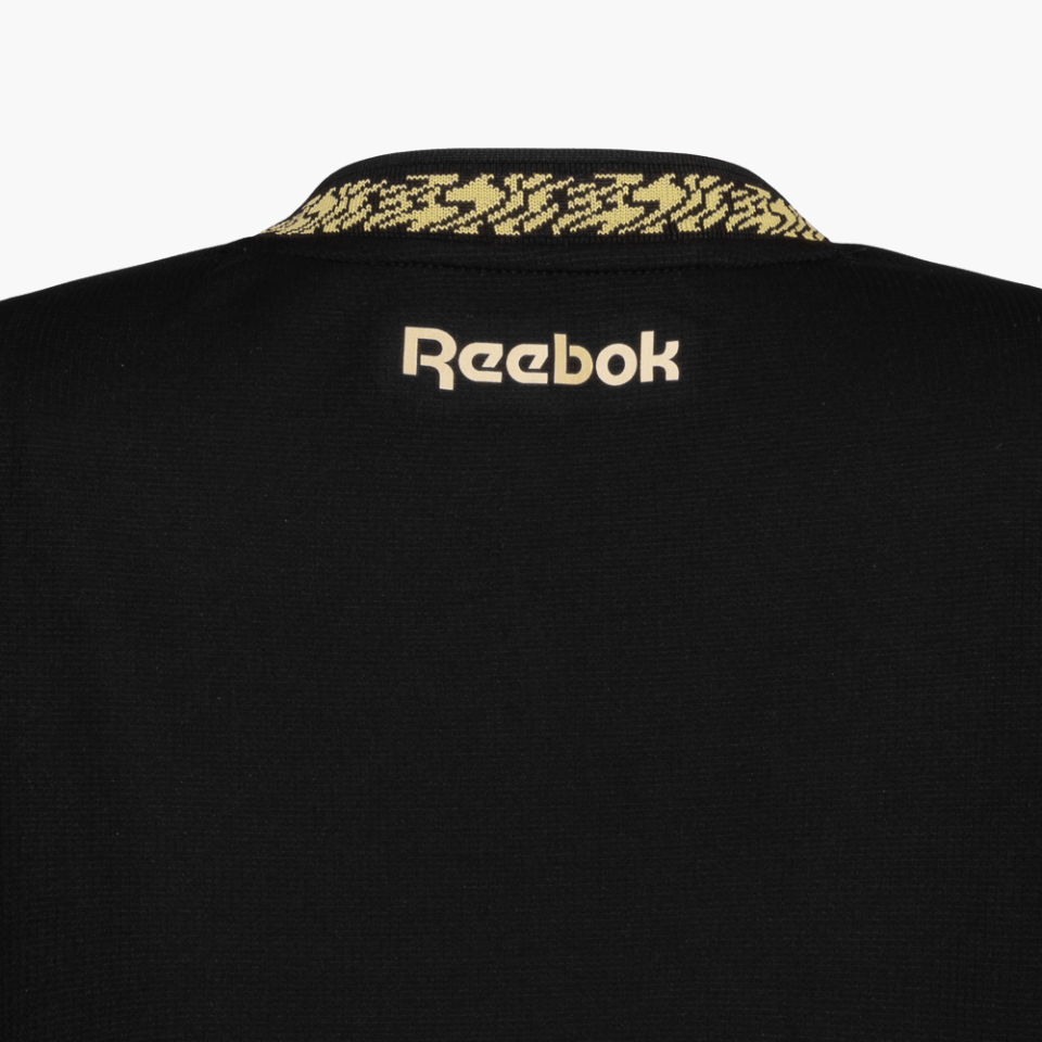 Camisa Feminina Reebok Botafogo 2024/25 II, Camisas de Futebol, PIQUE DE JOGADOR, Composição: 100% PoliésterGênero: FemininaIndicada para: Jogo/CasualGênero: MasculinoEscudo: EmborrachadoOrigem: ImportadoManga: Curta-PIQUE DE JOGADOR