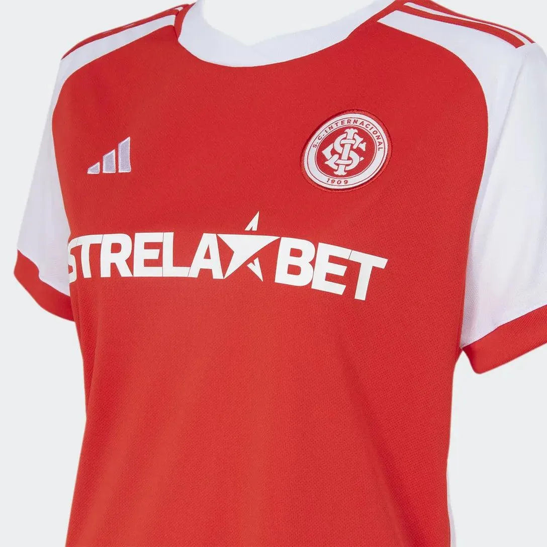 Camisa Feminina adidas Internacional 2024/25 I, Camisas de Futebol, PIQUE DE JOGADOR, FICHA TÉCNICA Composição: 100% PoliésterGênero: FemininoIndicada para: Jogo/CasualGênero: MasculinoEscudo: EmborrachadoOrigem: ImportadoManga: Curta-PIQUE DE JOGADOR