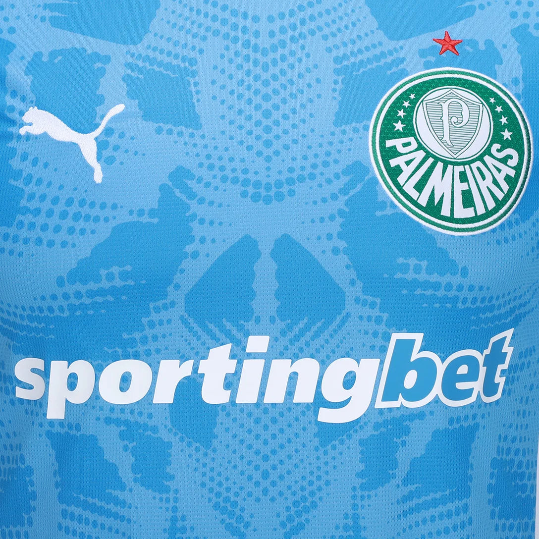 Camisa Goleiro Palmeiras 2025 I, Camisas de Futebol, PIQUE DE JOGADOR, A Camisa de Goleiro Palmeiras 2025 I – Torcedor traduz a imponência e a tradição do Verdão sob as traves. Com design moderno, grafismos exclusivos e caimento confortável, ela representa a alma alviverde em cada defesa. Desenvolvida pela PUMA com tecnologia dryCELL, garante conforto, respirabilidade e estilo dentro e fora de campo. Características e Benefícios Tecnologia dryCELL: absorve o suor e mantém o corpo seco Tecido leve e respiráv