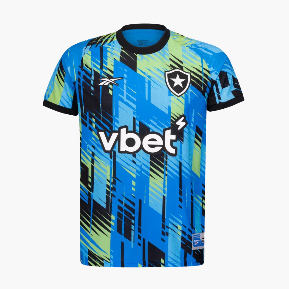 Camisa Goleiro Reebok Botafogo 2025/26 I, Camisas de Futebol, PIQUE DE JOGADOR, A Camisa de Goleiro do Botafogo 2025/26 chega com design arrojado e cheio de personalidade à altura de quem protege a meta com coragem. Com visual exclusivo, a peça combina tradição alvinegra com elementos modernos, apostando em cores vibrantes, textura especial e acabamento premium. O escudo bordado no peito e o logo da Reebok aplicados com destaque reforçam o peso do uniforme. É a camisa de quem joga diferente. De quem segura 