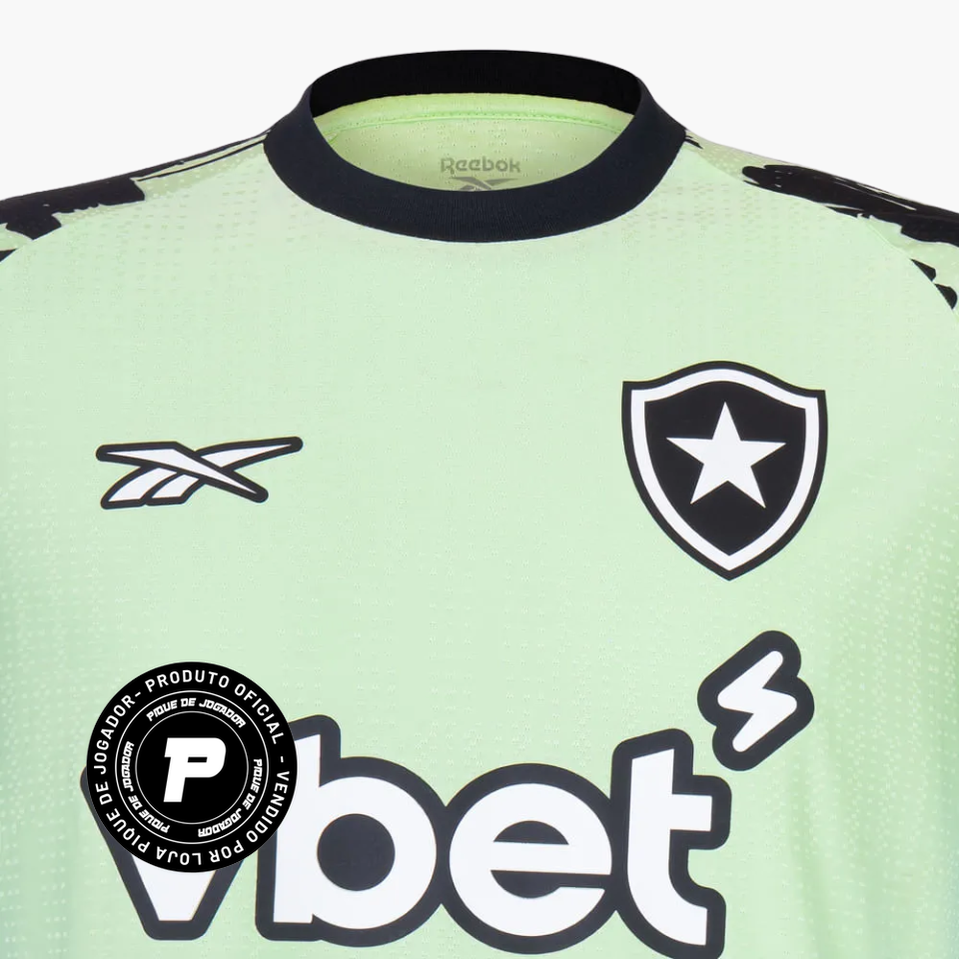 Camisa Goleiro Reebok Botafogo 2025/26 IV, Camisas de Futebol, PIQUE DE JOGADOR, A camisa de Goleiro do Botafogo para a temporada 2025/26 II chega com um visual imponente, que reflete a essência defensiva do Glorioso. Em preto predominante com detalhes em branco e dourado, o modelo traz modernidade e presença dentro das quatro linhas. Com grafismos exclusivos e acabamento refinado, é uma peça que une performance, estilo e identidade alvinegra. Especificações do Produto: Modelo torcedor masculino Ano: Tempor