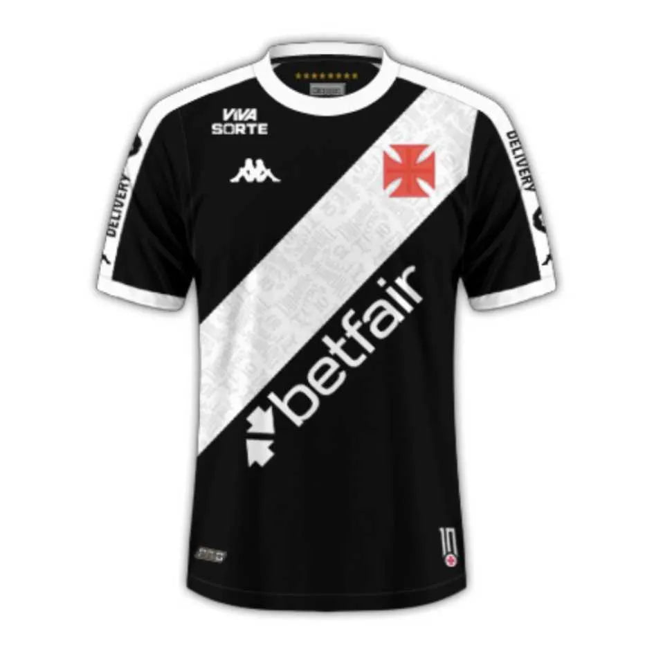 Camisa Kappa Vasco 24/25 Home, Camisa Futebol, Kappa, Descrição do produto Sou Vascaíno! A Camisa Vasco I 25/26 Jogador Kappa Masculino celebra a paixão da torcida vascaína e é daqueles artigos que não podem faltar no fardamento. Inspirada na história do Gigante da Colina, esta camisa do Vasco traz design tradicional e detalhes em sua extensão que exibem com orgulho sua conexão. A gola polo mantém um caimento moderno, enquanto a Cruz de Malta bordada traduz o sentimento que não pode parar. Com tecido tecnol