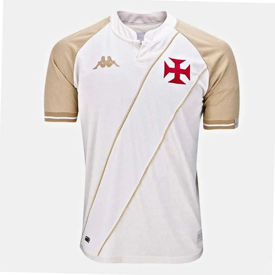 Camisa Kappa Vasco 24/25 Third, Camisa Futebol, Kappa, Descrição do produto Respeito. Igualdade. Inclusão! A Camisa Vasco III 24/25 s/n° Kombat Jogador Kappa Feminina comemora 100 anos da Resposta Histórica. Em 1924, o clube se posicionava contra a discriminação no futebol, abrindo suas portas para todos, independentemente de raça ou classe social. Confeccionada em poliéster, a peça tem tecnologia Kombat Pro System, que garante respirabilidade, evitando a umidade do corpo. Predominantemente bege, a camisa m