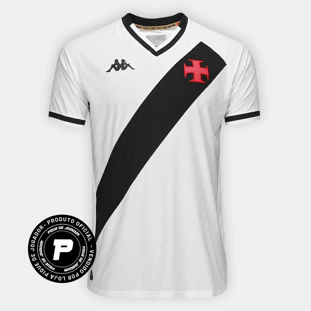 Camisa Kappa Vasco 25/26 Away, Camisa Futebol, Kappa, Descrição do produto O sentimento não pode parar! A Camisa Vasco II 25/26 Jogador Kappa Masculina chega para a temporada do Gigante da Colina e é daquelas indispensáveis na coleção. Inspirada na paixão da torcida vascaína, a camisa do Vasco traz design tradicional e detalhes que exibem com orgulho sua paixão. A Cruz de Malta bordada no peito traduz o sentimento, enquanto a escrita na parte de dentro da gola reforça esse amor. Com tecido tecnológico que a