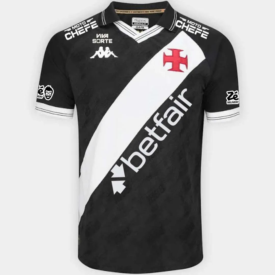 Camisa Kappa Vasco 25/26 Home C/ Patrocínios, Camisa Futebol, Kappa, Descrição do produto Sou Vascaíno! A Camisa Vasco I 25/26 Jogador Kappa Masculino celebra a paixão da torcida vascaína e é daqueles artigos que não podem faltar no fardamento. Inspirada na história do Gigante da Colina, esta camisa do Vasco traz design tradicional e detalhes em sua extensão que exibem com orgulho sua conexão. A gola polo mantém um caimento moderno, enquanto a Cruz de Malta bordada traduz o sentimento que não pode parar. Co