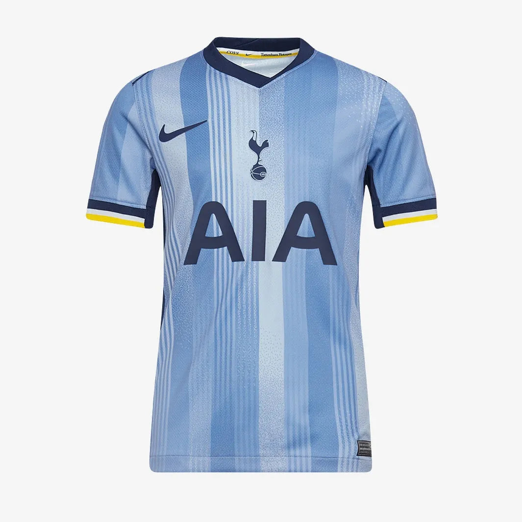 Camisa Kids Nike Tottenham FC 2024/25 II, Camisas de Futebol, PIQUE DE JOGADOR, A Camisa Kids Nike Tottenham FC 2024/25 II é feita pra quem vive o futebol intensamente. Um modelo pensado no torcedor que carrega seu time no peito, em qualquer ocasião. Com tecido leve, caimento confortável e visual marcante, essa camisa é perfeita pra mostrar sua paixão dentro e fora dos estádios. Vista sua camisa. Mostre de onde você veio. Ficha Técnica Nome: Camisa Kids Nike Tottenham FC 2024/25 II Gênero: Masculino Indicad