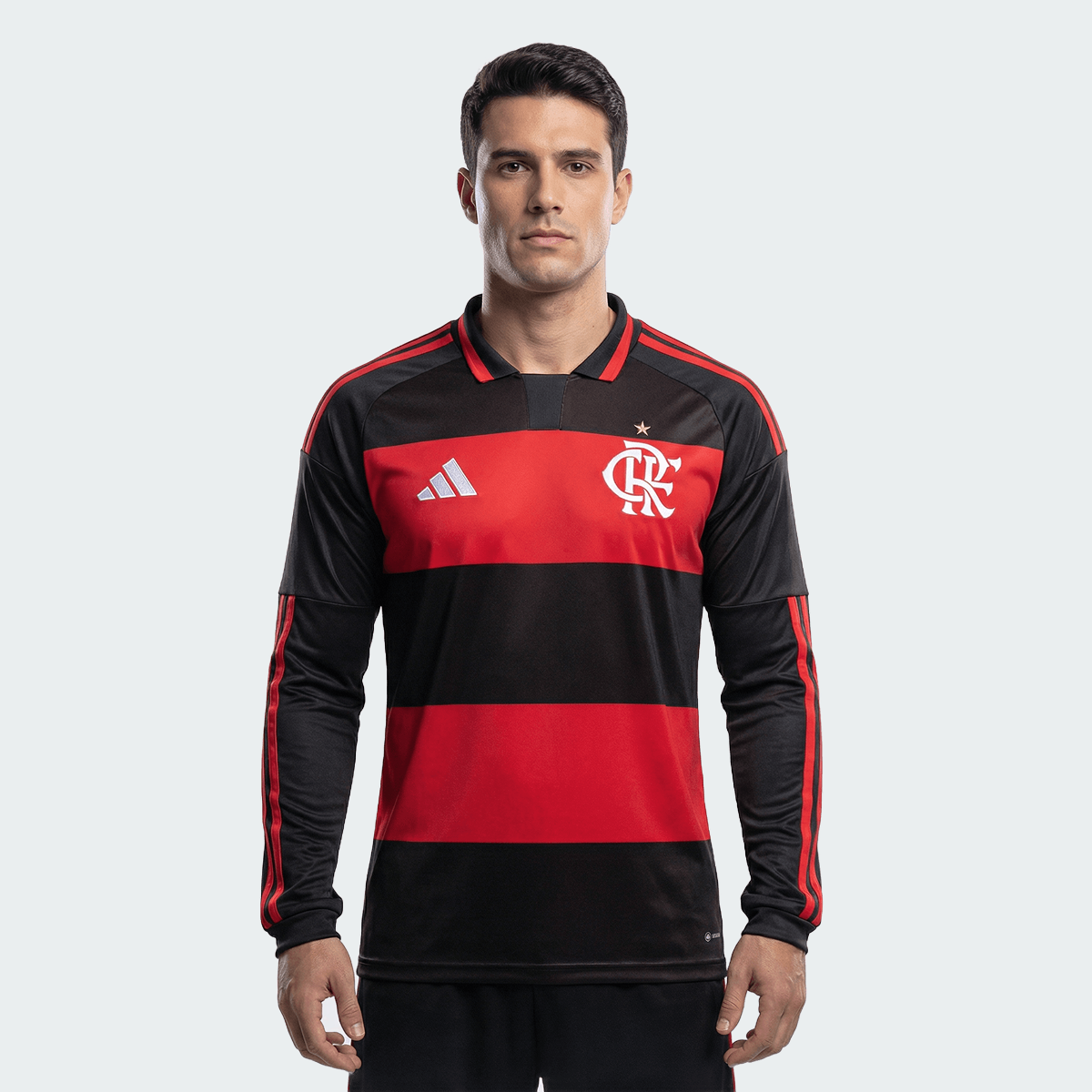 Camisa Manga Longa Adidas Flamengo 2026/27 I, Camisa Futebol, Adidas, VISTA O MANTO! Conheça a Camisa I CR Flamengo 26, uma mistura de tradição no futebol e inovação adidas. Criada para aqueles que vivem e respiram o esporte, esta é mais do que apenas uma camisa - é um símbolo de herança e paixão.Refrescante. Seca. Pronta. A tecnologia Climacool absorve e dispersa o suor para um desempenho sem distrações, permitindo que você se concentre no jogo. Adornada com o escudo costurado do clube, esta camisa é um te