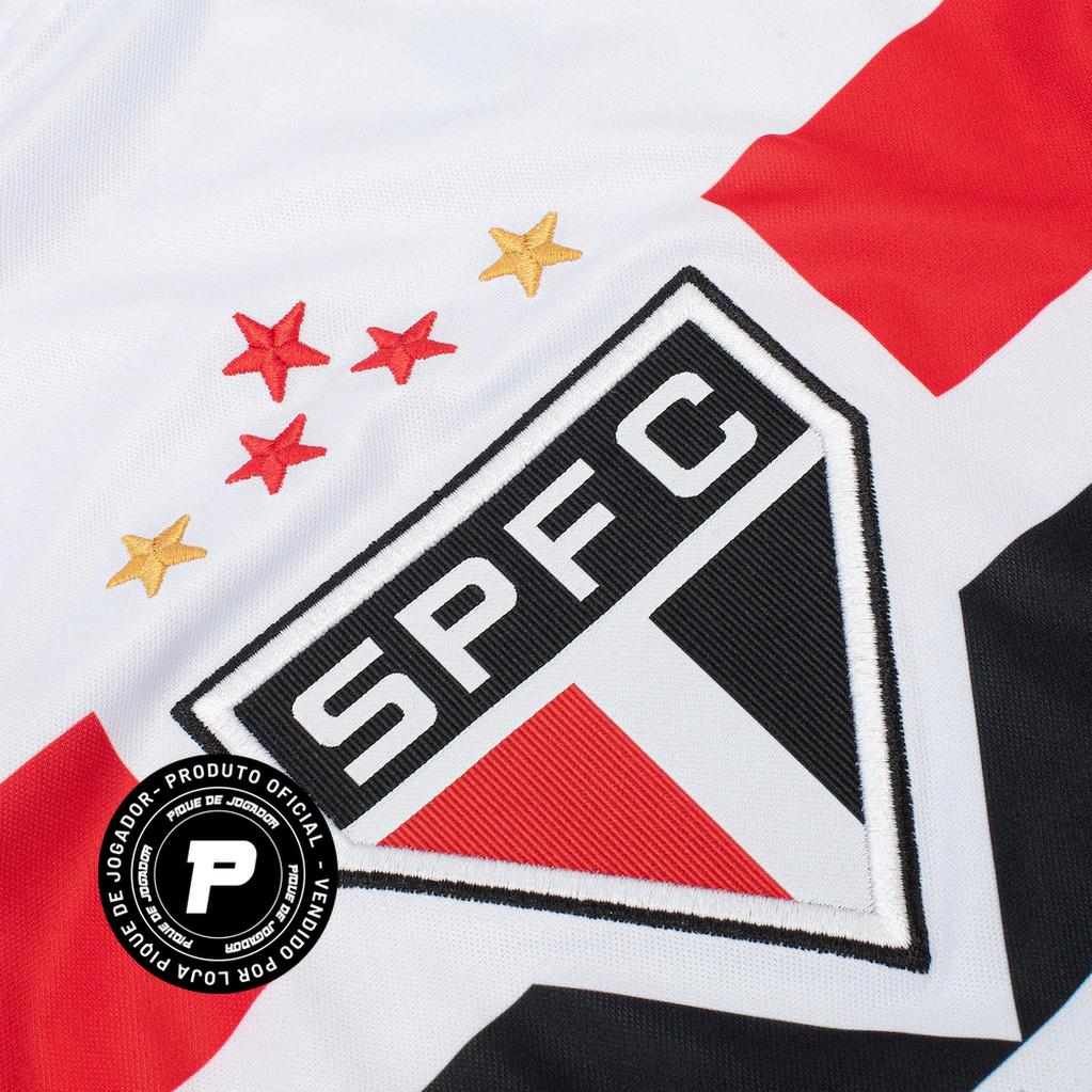 Camisa NB São Paulo Home 26/27 Masculina, camisa são paulo, PIQUE DE JOGADOR, És o Primeiro! A Camisa São Paulo I 26/27 New Balance Torcedor Masculina é um tributo ao pioneirismo inigualável do Tricolor. Indispensável na coleção dos torcedores que carregam o bordão "Dentre os grandes, és o Primeiro" no coração, esta camisa do São Paulo celebra a grandeza do clube, que é primeiro em tantas coisas na história. Com o tradicional design tricolor e escudo centralizado em destaque, esta camisa São Paulo masculina