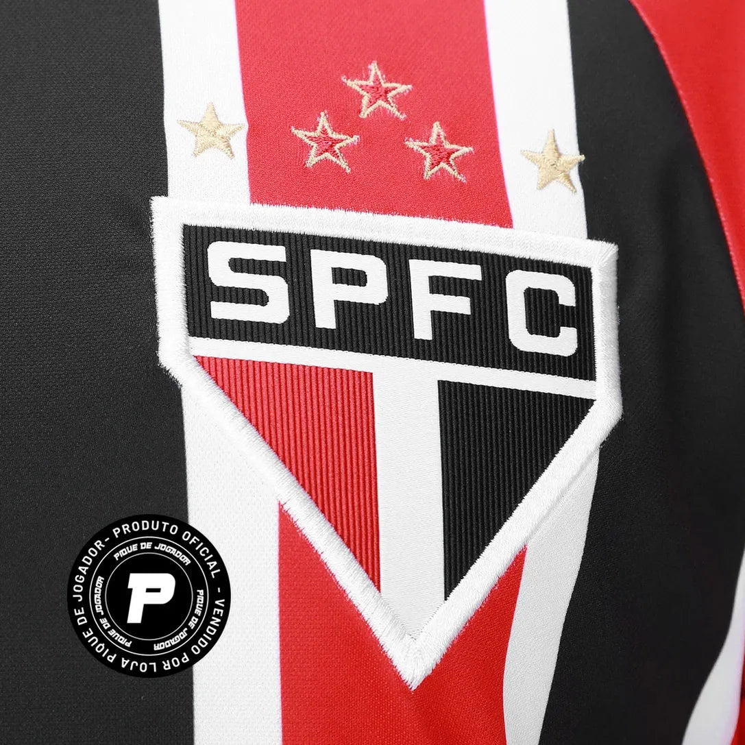Camisa New Balance São Paulo 25/26 Away, Camisa Futebol, New Balance, Ficha do Produto TecnologiaNB Dry: Sistema que controla o excesso de umidade do corpo, garantindo a rápida secagem do suor durante os exercícios. Composição: 100% PoliésterMarca: New BalanceIndicada para: Jogo/CasualGênero: MasculinoEscudo: BordadoOrigem: ImportadoManga: Curta-PIQUE DE JOGADOR