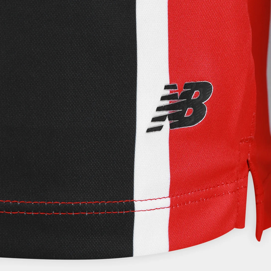 Camisa New Balance São Paulo 25/26 Away, Camisa Futebol, New Balance, Ficha do Produto TecnologiaNB Dry: Sistema que controla o excesso de umidade do corpo, garantindo a rápida secagem do suor durante os exercícios. Composição: 100% PoliésterMarca: New BalanceIndicada para: Jogo/CasualGênero: MasculinoEscudo: BordadoOrigem: ImportadoManga: Curta-PIQUE DE JOGADOR