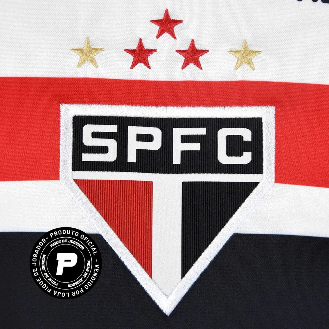 Camisa New Balance São Paulo 25/26 Home, Camisa Futebol, New Balance, Ficha do Produto TecnologiaNB Dry: Sistema que controla o excesso de umidade do corpo, garantindo a rápida secagem do suor durante os exercícios. Composição: 100% PoliésterMarca: New BalanceIndicada para: Jogo/CasualGênero: MasculinoEscudo: BordadoOrigem: ImportadoManga: Curta-PIQUE DE JOGADOR