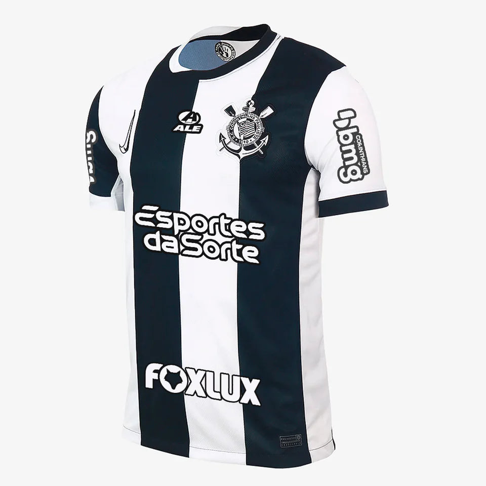 Camisa Nike Corinthians 24/25 Third, Camisa Futebol, Nike, Ficha do Produto TecnologiaDri-Fit: Sistema que controla o excesso de umidade do corpo, garantindo a rápida secagem do suor durante os exercícios. Composição: 100% PoliésterMarca: NikeIndicada para: Jogo/CasualGênero: MasculinoEscudo: BordadoOrigem: ImportadoManga: Curta-PIQUE DE JOGADOR