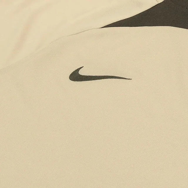 Camisa Nike Corinthians 24/25 Treino Academy II, Camisa Futebol, Nike, Ficha do Produto TecnologiaDri-Fit: Sistema que controla o excesso de umidade do corpo, garantindo a rápida secagem do suor durante os exercícios. Composição: 100% PoliésterMarca: NikeIndicada para: Jogo/CasualGênero: MasculinoEscudo: BordadoOrigem: ImportadoManga: Curta-PIQUE DE JOGADOR