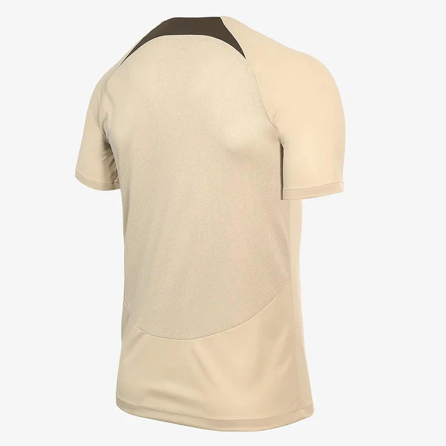 Camisa Nike Corinthians 24/25 Treino Academy II, Camisa Futebol, Nike, Ficha do Produto TecnologiaDri-Fit: Sistema que controla o excesso de umidade do corpo, garantindo a rápida secagem do suor durante os exercícios. Composição: 100% PoliésterMarca: NikeIndicada para: Jogo/CasualGênero: MasculinoEscudo: BordadoOrigem: ImportadoManga: Curta-PIQUE DE JOGADOR