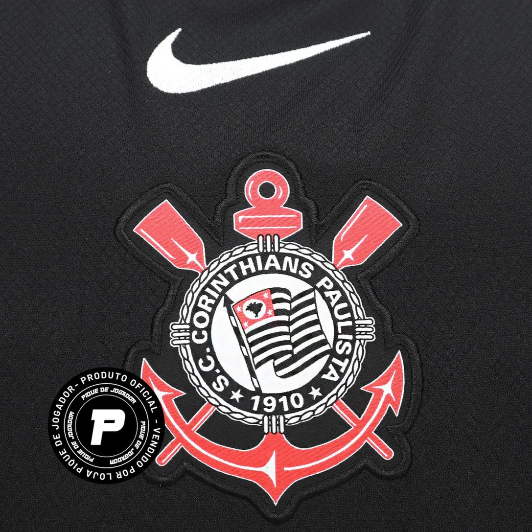 Camisa Nike Corinthians 25/26 Away C/ Patrocínios, Camisa Futebol, Nike, Ficha do Produto Comemore os 25 anos do título internacional de 2000 do SC Corinthians. Inspirado no uniforme do campeonato, o kit Away 2025/26 colorido apresenta uma fonte personalizada homenageando o placar do estádio que sediou a final. TecnologiaDri-Fit: Sistema que controla o excesso de umidade do corpo, garantindo a rápida secagem do suor durante os exercícios. Composição: 100% PoliésterMarca: NikeIndicada para: Jogo/CasualGênero