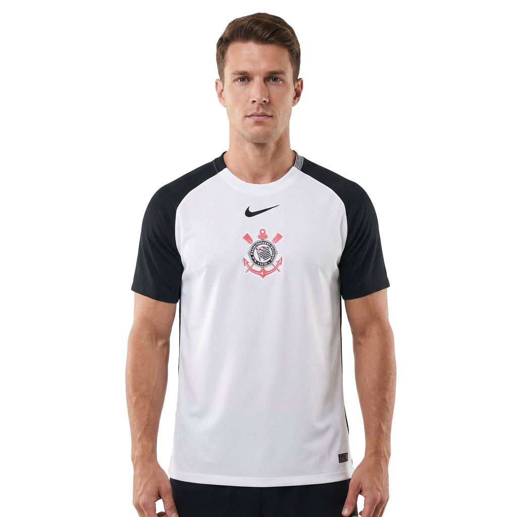 Camisa Nike Corinthians 25/26 Home, Camisa Futebol, Adidas, Ficha do Produto O DIA QUE A LOUCURA VIROU MUNDIAL Inspirada no mundial de 2000, a nova camisa I do Corinthians é inteiramente branca, com as áreas do ombro em preto, e o escudo do Corinthians e o swoosh centralizados no peito, em referência à icônica camisa campeã mundial. Dentro da gola, à altura do pescoço, um emblema com a inscrição "Todo Poderoso Timão" homenageia o grito que ganhou popularidade durante a competição e empurrou o Corinthians ru