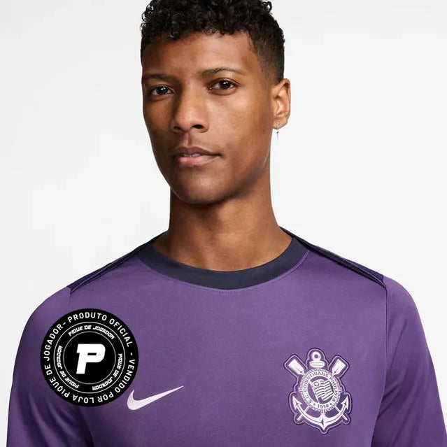 Camisa Nike Corinthians 25/26 Treino Academy, Camisa Futebol, Nike, Ficha do Produto TecnologiaDri-Fit: Sistema que controla o excesso de umidade do corpo, garantindo a rápida secagem do suor durante os exercícios. Composição: 100% PoliésterMarca: NikeIndicada para: Jogo/CasualGênero: MasculinoEscudo: BordadoOrigem: ImportadoManga: Curta-PIQUE DE JOGADOR