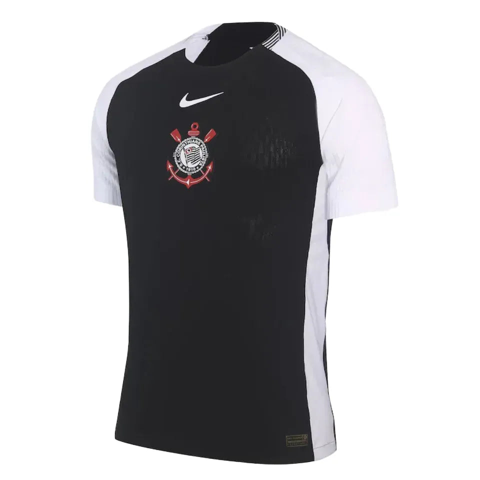 Camisa Nike Corinthians II 25/26 Jogador, Camisa Futebol, Adidas, O DIA QUE A LOUCURA VIROU MUNDIAL Comemore os 25 anos do título internacional do SC Corinthians em 2000. Inspirado no uniforme do campeonato, o kit Away 2025/26 colorido apresenta uma fonte personalizada homenageando o placar do estádio que sediou a final. Ficha do Produto TecnologiaDri-FitADV: A tecnologia Nike Dri-FIT ADV combina tecido que absorve o suor com engenharia e recursos avançados para ajudar a manter você seco e confortável. Dese