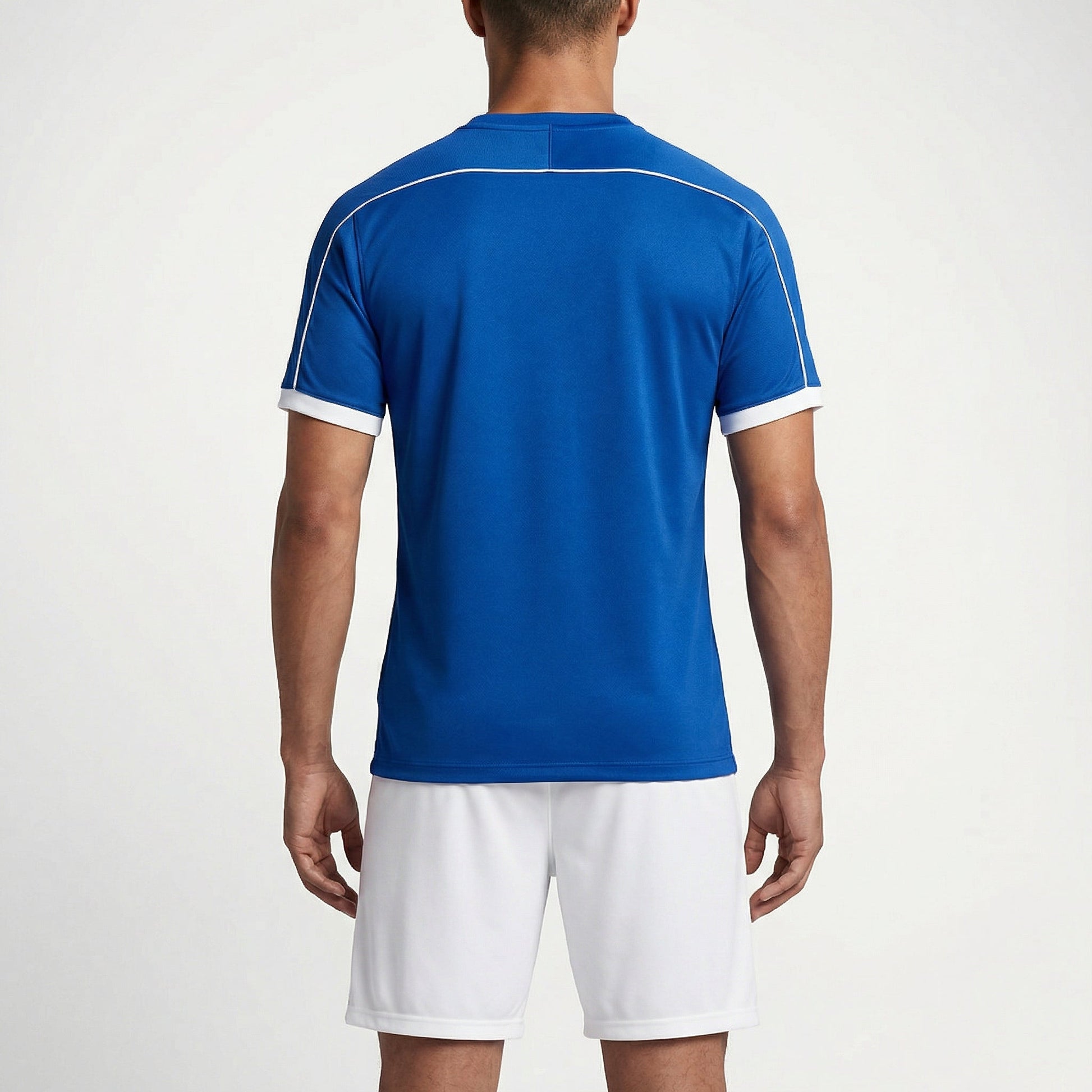 Camisa Nike Retro Seleção Brasileira 1998 Away, , PIQUE DE JOGADOR, Reviva um dos momentos marcantes do futebol brasileiro com a Camisa Nike Retrô Seleção Brasileira 1998 Away. Inspirada no uniforme reserva utilizado pela Seleção Brasileira na Copa do Mundo de 1998, essa camisa resgata o visual clássico que marcou uma geração de grandes jogadores e uma campanha histórica no torneio. Com seu design tradicional em azul com detalhes elegantes, o modelo mantém a identidade forte da Seleção Brasileira mesmo fora