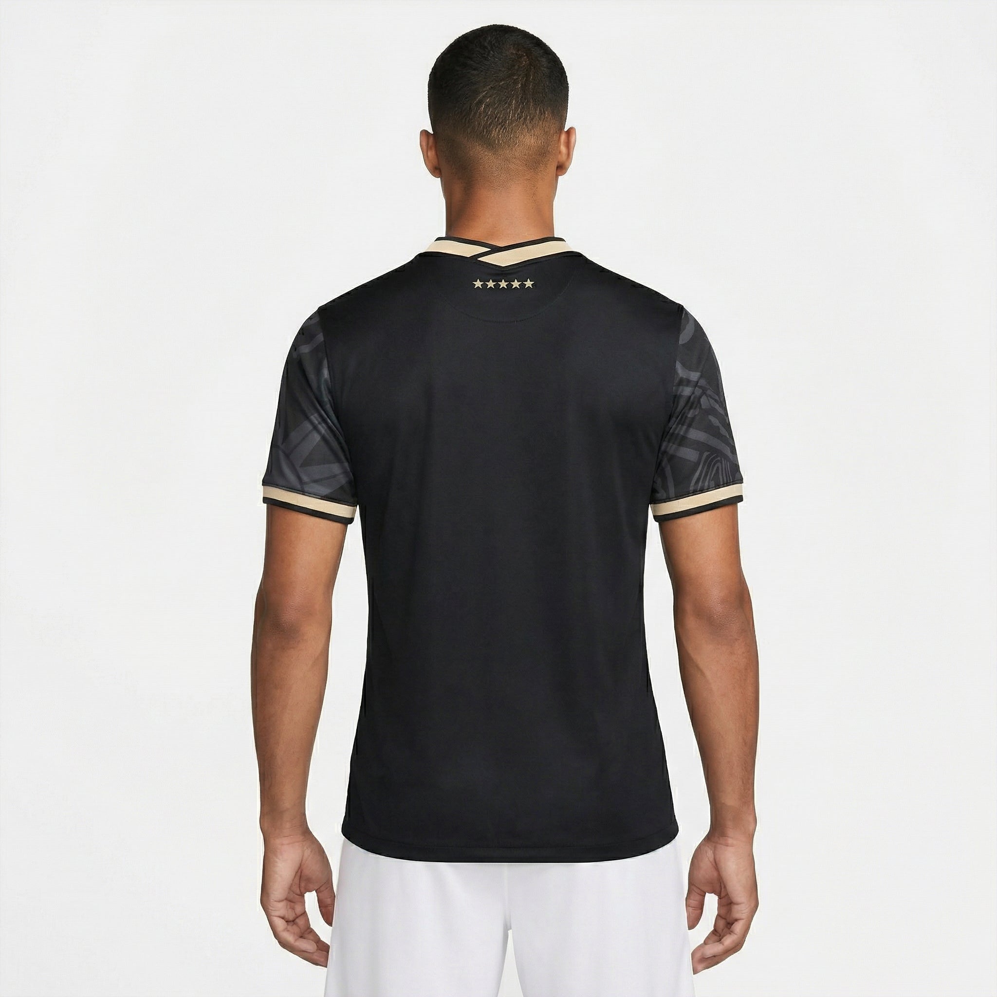 Camisa Nike Seleção Brasileira Conceito Cactos, , PIQUE DE JOGADOR, A Camisa Nike Seleção Brasileira Conceito Cactos apresenta um design moderno e criativo inspirado em elementos gráficos diferenciados que trazem uma nova interpretação das cores e da identidade da Seleção Brasileira. Com um visual único, esse modelo conceito se destaca por seu estilo ousado e pela proposta visual inovadora dentro do universo das camisas de futebol. O padrão gráfico inspirado em cactos cria um efeito visual marcante, combina