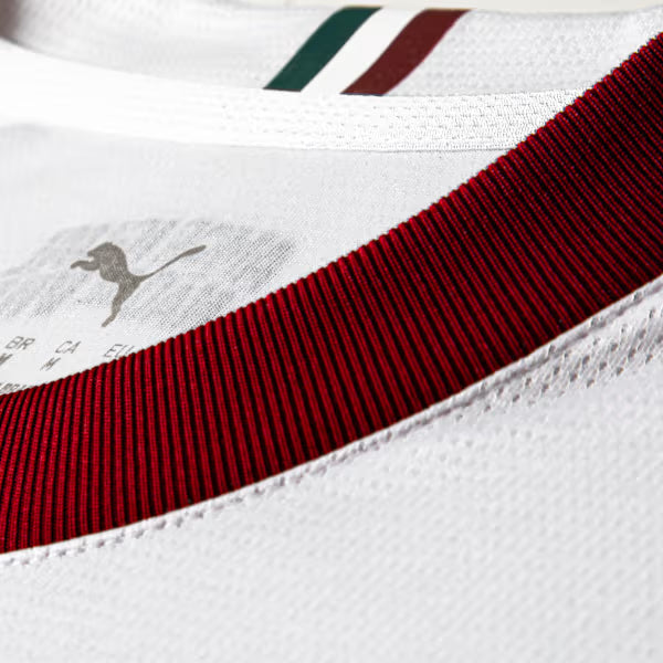 Camisa Puma Fluminense 2026/27 Away Torcedor, Camisas de Futebol, PIQUE DE JOGADOR, SOBRE O PRODUTO Mais do que um uniforme, é uma camisa sagrada que protege e impulsiona jogadores e torcida, exaltando a fé inabalável da torcida. Cada detalhe carrega o sentimento tricolor, mostrando que vai além da paixão: é devoção. CARACTERÍSTICAS E BENEFÍCIOS dryCELL: Tecnologia de desempenho projetada para absorver a umidade do corpo, mantendo-o confortável e seco DETALHES Regular fit Gola careca recortada Detalhe trico