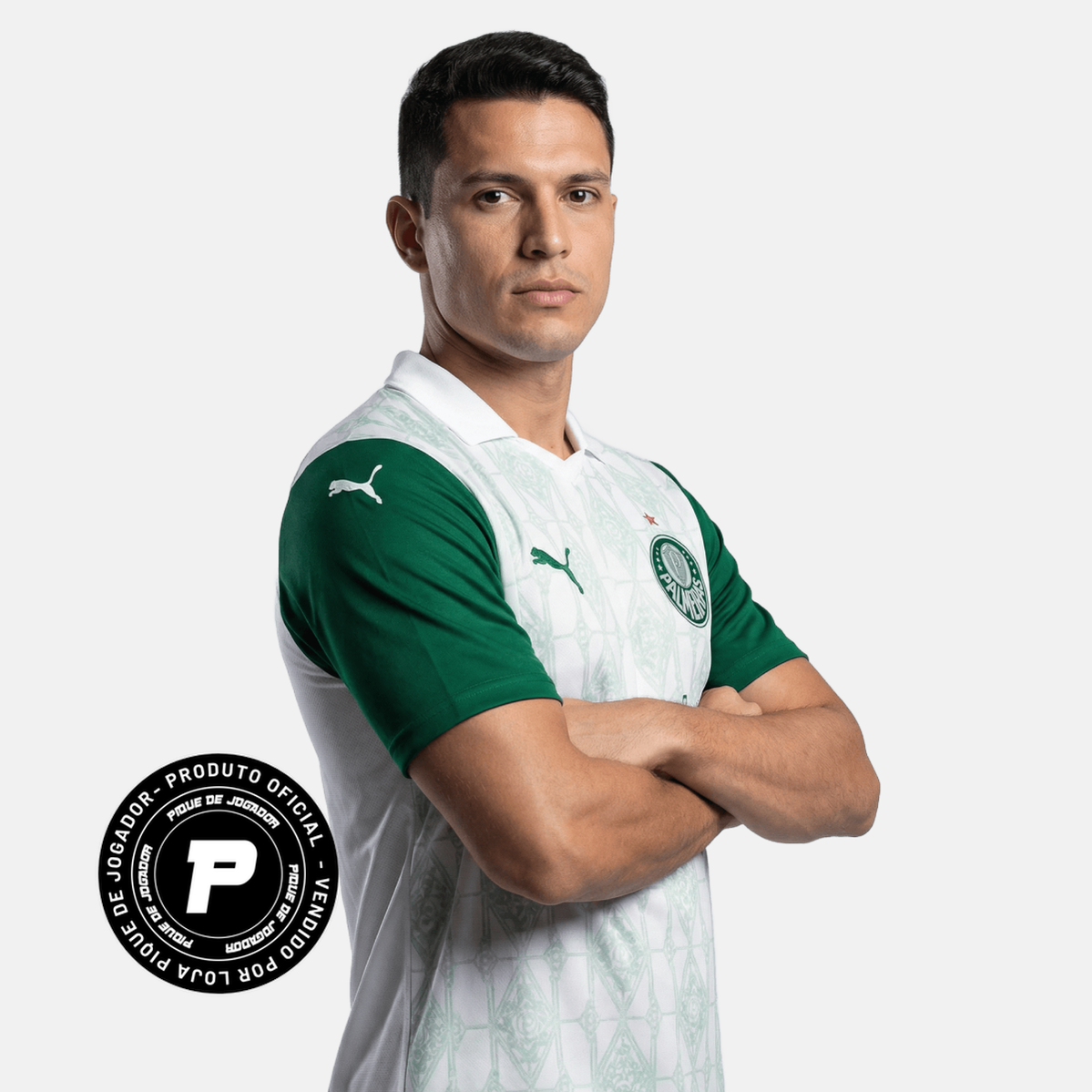 Camisa Puma Palmeiras 2025/26 Away, Camisas de Futebol, PIQUE DE JOGADOR, Mais do que a camisa reserva, esse manto é uma ode à tradição, à história e à imponência do Palmeiras.A nova Camisa II 2025/26 Torcedor resgata o branco imponente que vestiu gerações de craques, agora renovado com detalhes modernos e um grafismo exclusivo em relevo, inspirado nas grandes conquistas do clube. Com as mangas verdes em contraste, gola polo clássica e a estrela do Mundial reluzindo no peito, esse uniforme reforça o respeit
