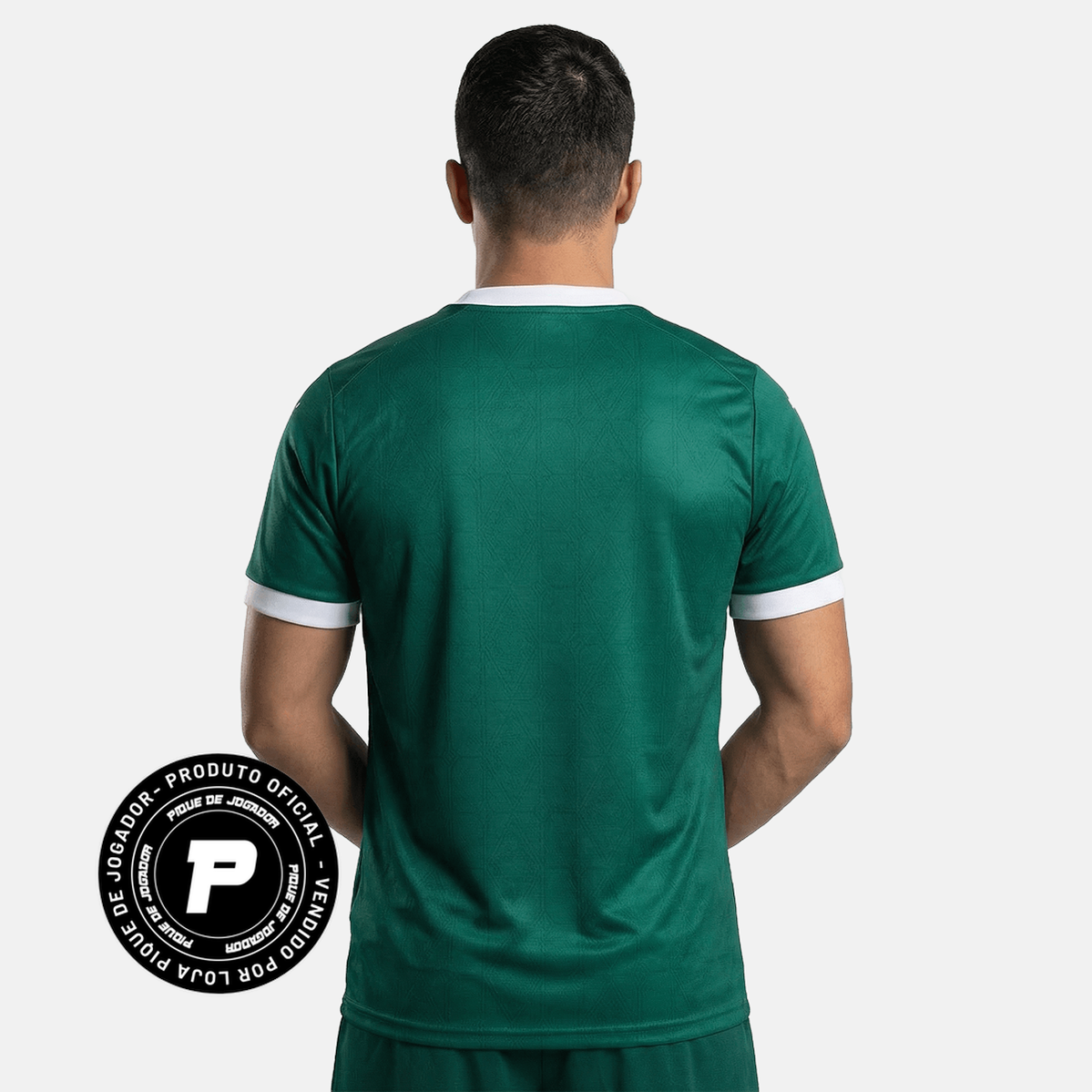 Camisa Puma Palmeiras 2025/26 Home, Camisas de Futebol, PIQUE DE JOGADOR, O novo manto do Palmeiras 2025/26 é mais que uma camisa.É um tributo à tradição, ao respeito e à grandeza da Sociedade Esportiva Palmeiras.Com um tom de verde clássico, detalhes em branco puro e a estrela do Mundial brilhando no peito, a nova camisa resgata as raízes do Verdão com elegância, leveza e aquele peso que só quem é Palestra entende. Inspirada nos uniformes históricos que marcaram gerações, a peça traz grafismos sutis em rel