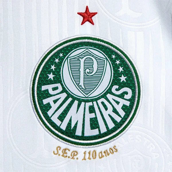 Camisa Puma Palmeiras 24/25 Away, Camisa Futebol, Puma, Ficha do Produto TecnologiaDryCell: Sistema que controla o excesso de umidade do corpo, garantindo a rápida secagem do suor durante os exercícios. Composição: 100% PoliésterMarca: PumaIndicada para: Jogo/CasualGênero: MasculinoEscudo: BordadoOrigem: ImportadoManga: Curta-PIQUE DE JOGADOR