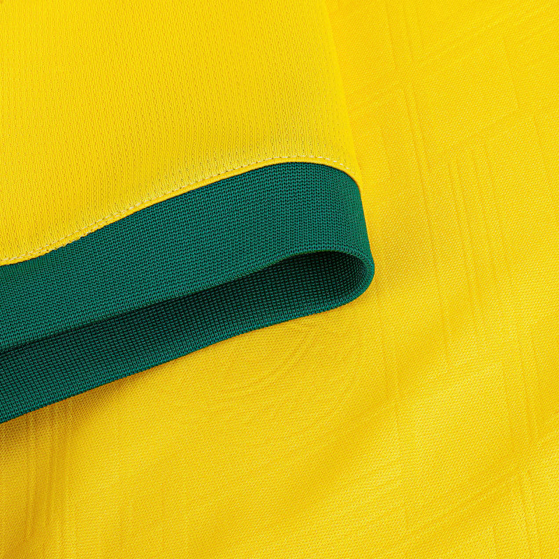 Camisa Puma Palmeiras 25/26 Third C/ Patrocínios, Camisa Futebol, Puma, Ficha do Produto Reviva uma glória histórica com a Camisa Palmeiras III 25/26 s/n Torcedor Puma! Celebrando um dos momentos mais icônicos da história alviverde, esta camisa do Palmeiras é inspirada na Seleção Brasileira, representada pelo Verdão em 1965, quando o time venceu o Uruguai por 3 a 0 na estreia do Mineirão. Confeccionada em poliéster com tecnologia DryCell, o artigo garante o conforto que você merece, seja nas tribunas ou no 