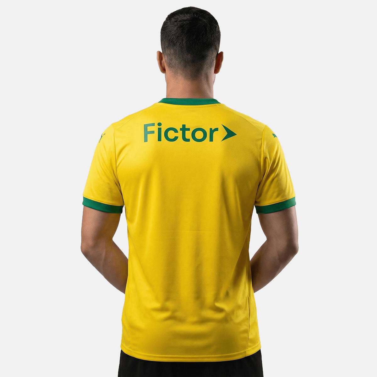 Camisa Puma Palmeiras 25/26 Third, Camisa Futebol, Puma, Ficha do Produto Reviva uma glória histórica com a Camisa Palmeiras III 25/26 s/n Torcedor Puma! Celebrando um dos momentos mais icônicos da história alviverde, esta camisa do Palmeiras é inspirada na Seleção Brasileira, representada pelo Verdão em 1965, quando o time venceu o Uruguai por 3 a 0 na estreia do Mineirão. Confeccionada em poliéster com tecnologia DryCell, o artigo garante o conforto que você merece, seja nas tribunas ou no dia a dia. Com 