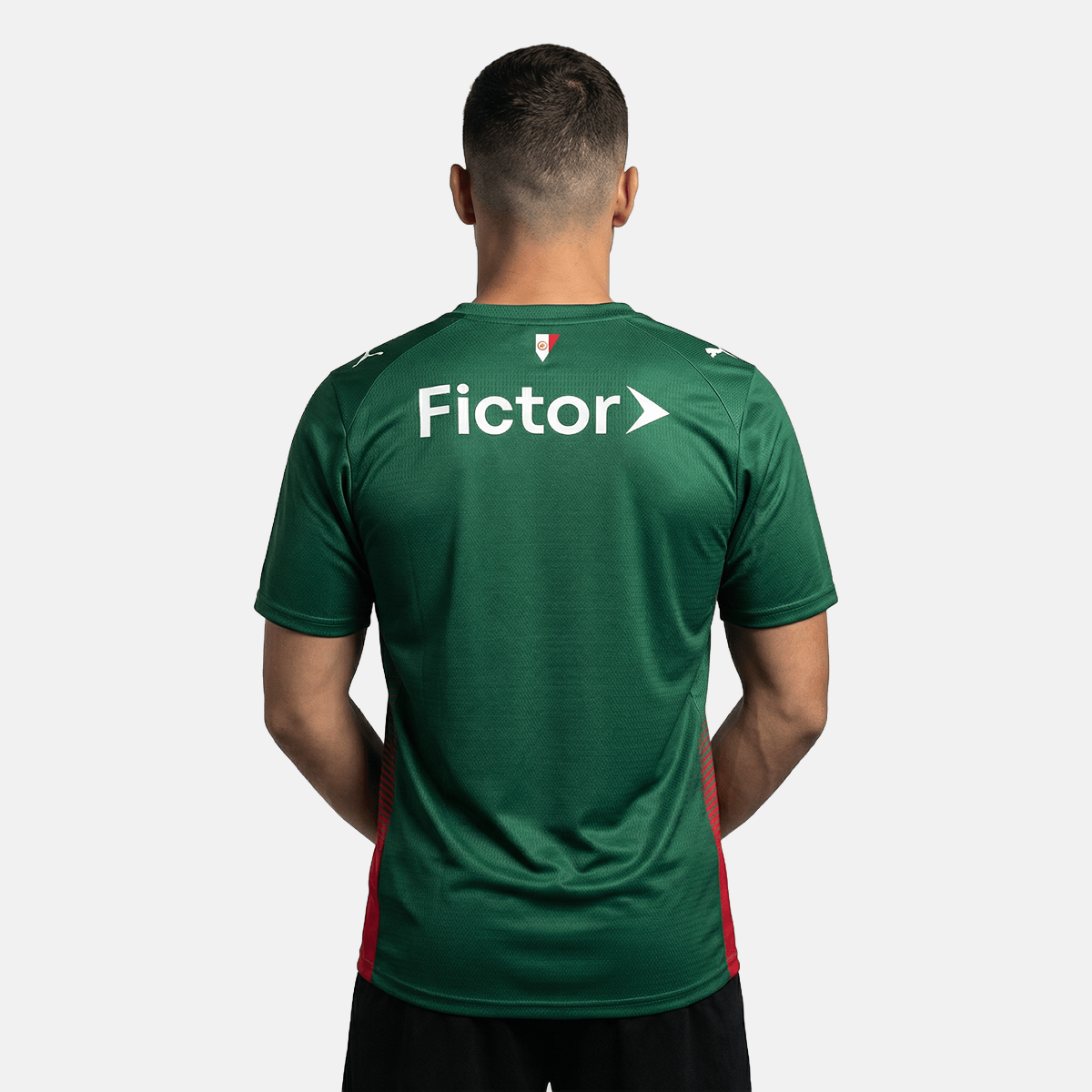 Camisa Puma Palmeiras 26/27 Home Jogador, Camisas de Futebol, PIQUE DE JOGADOR, SOBRE O PRODUTO O novo uniforme resgata a origem do clube mais vitorioso, construindo uma ponte entre o passado e o presente partindo da estética do Velho Continente para o clima de esperança encontrado pelos imigrantes que desembarcaram no Brasil. Com detalhes em homenagem aos ítalo-brasileiros que fundaram o clube em 1914. CARACTERÍSTICAS E BENEFÍCIOS Mesma camisa usada pelos seus ídolos, feita com combinação de tecidos tecnol