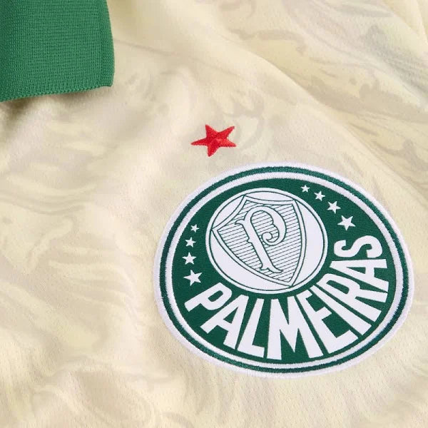 Camisa Puma Palmeiras X KidSuper 25/26, Camisa Futebol, Puma, Ficha do Produto TecnologiaDryCell: Sistema que controla o excesso de umidade do corpo, garantindo a rápida secagem do suor durante os exercícios. Composição: 100% PoliésterMarca: PumaIndicada para: Jogo/CasualGênero: MasculinoEscudo: BordadoOrigem: ImportadoManga: Curta-PIQUE DE JOGADOR