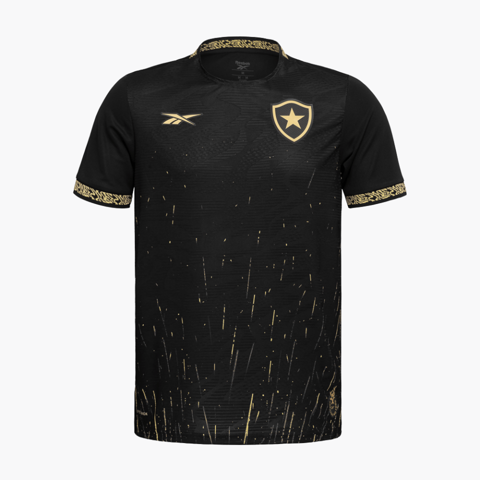 Camisa Reebok Botafogo 2024/25 II, Camisas de Futebol, PIQUE DE JOGADOR, A camisa reserva do Botafogo para a temporada 2024/25 chega com visual marcante e sofisticado. O preto domina a peça com imponência, enquanto os detalhes dourados trazem um ar de exclusividade e identidade premium. A textura em relevo no tecido e os grafismos inspirados na energia da torcida completam o uniforme com personalidade única. Feita para quem representa o Glorioso dentro e fora do campo, com estilo e orgulho. Especificações d