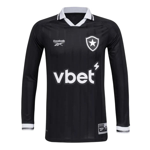 Camisa Reebok Botafogo 2025/26 II Manga Longa, Camisas de Futebol, PIQUE DE JOGADOR, A camisa 2025/26 II do Botafogo resgata a essência alvinegra com imponência. As faixas verticais texturizadas recebem acabamento premium, enquanto o escudo monocromático bordado no peito reforça identidade e tradição. Um manto pensado para quem vive o Glorioso com intensidade e estilo — no estádio ou no dia a dia. Especificações Técnicas Modelo: Torcedor masculino Temporada: 2025/26 Fornecedor: Reebok Tecido: 100% poliéster
