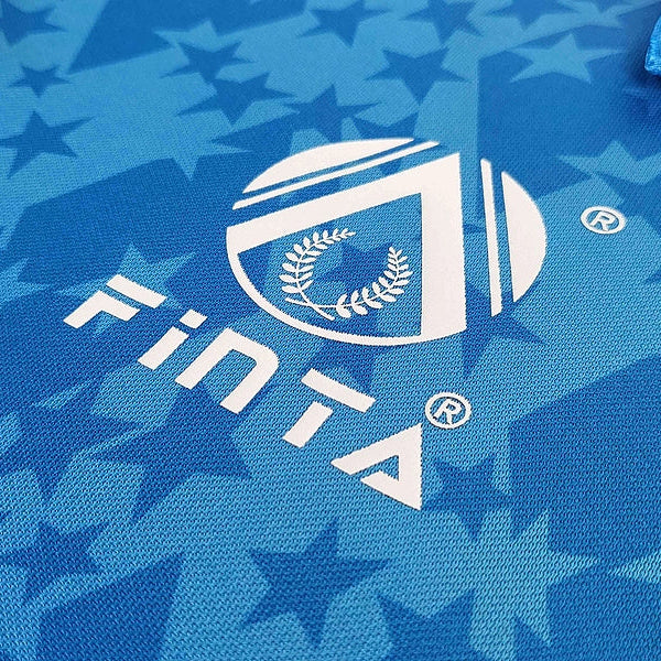 Camisa Retrô Cruzeiro 1993/94 Home, Camisa Futebol, Adidas, Ficha do Produto TecnologiaAeroReady: Sistema que controla o excesso de umidade do corpo, garantindo a rápida secagem do suor durante os exercícios. Composição: 100% PoliésterMarca: AdidasIndicada para: Jogo/CasualGênero: MasculinoEscudo: EmborrachadoOrigem: ImportadoManga: Curta-PIQUE DE JOGADOR