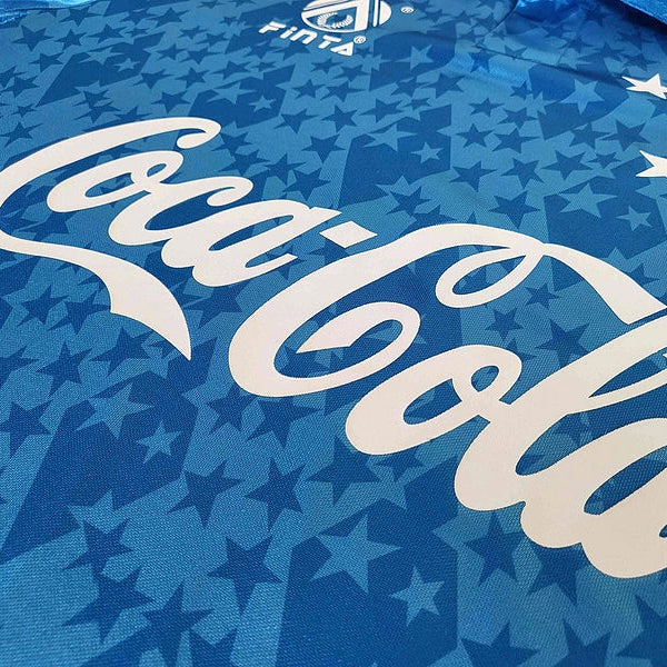 Camisa Retrô Cruzeiro 1993/94 Home, Camisa Futebol, Adidas, Ficha do Produto TecnologiaAeroReady: Sistema que controla o excesso de umidade do corpo, garantindo a rápida secagem do suor durante os exercícios. Composição: 100% PoliésterMarca: AdidasIndicada para: Jogo/CasualGênero: MasculinoEscudo: EmborrachadoOrigem: ImportadoManga: Curta-PIQUE DE JOGADOR