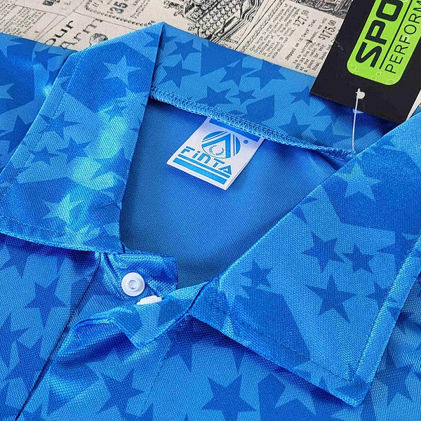 Camisa Retrô Cruzeiro 1993/94 Home, Camisa Futebol, Adidas, Ficha do Produto TecnologiaAeroReady: Sistema que controla o excesso de umidade do corpo, garantindo a rápida secagem do suor durante os exercícios. Composição: 100% PoliésterMarca: AdidasIndicada para: Jogo/CasualGênero: MasculinoEscudo: EmborrachadoOrigem: ImportadoManga: Curta-PIQUE DE JOGADOR