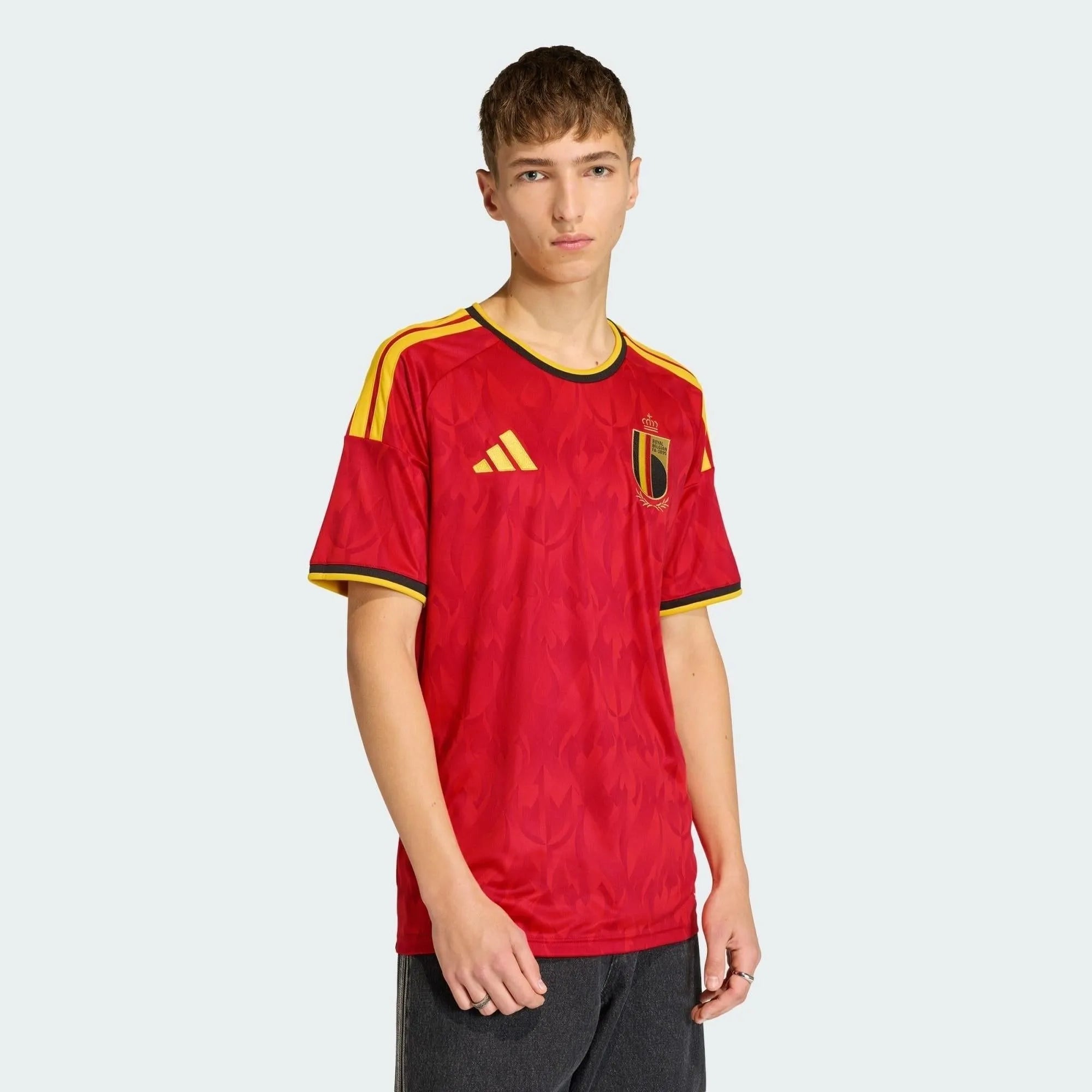 Camisa Bélgica 26/27 Home, , PIQUE DE JOGADOR, A camisa do seu time favorito agora disponível em nossa loja! Confeccionadas com tecido de poliéster de alta qualidade e uma tecnologia respirável de ponta, nossas camisas são uma fusão perfeita de conforto, resistência e frescor duradouro. Sinta-se envolvido(a) em luxo enquanto apoia o seu time, seja nas vibrantes arquibancadas ou no calor da competição nas quadras. O design exclusivo e as cores vibrantes destacam-se, tornando esta camisa um ícone de estilo pa
