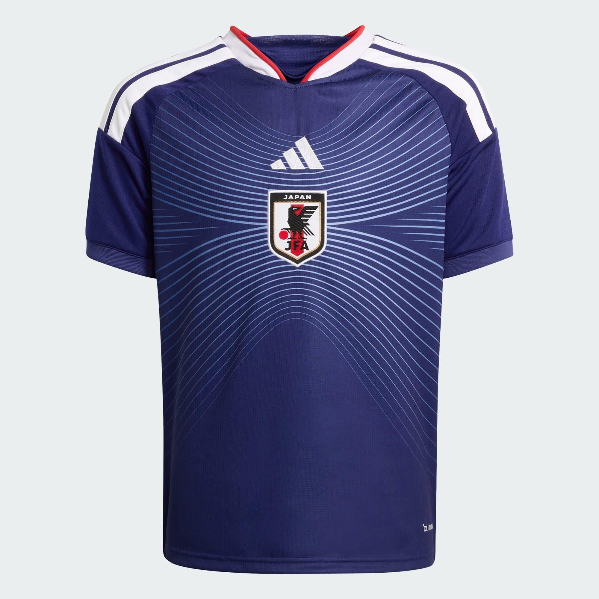 Conjunto Infantil Japão 26/27 Home, Camisas de Futebol, PIQUE DE JOGADOR, A camisa do seu time favorito agora disponível em nossa loja! Confeccionadas com tecido de poliéster de alta qualidade e uma tecnologia respirável de ponta, nossas camisas são uma fusão perfeita de conforto, resistência e frescor duradouro. Sinta-se envolvido(a) em luxo enquanto apoia o seu time, seja nas vibrantes arquibancadas ou no calor da competição nas quadras. O design exclusivo e as cores vibrantes destacam-se, tornando esta c