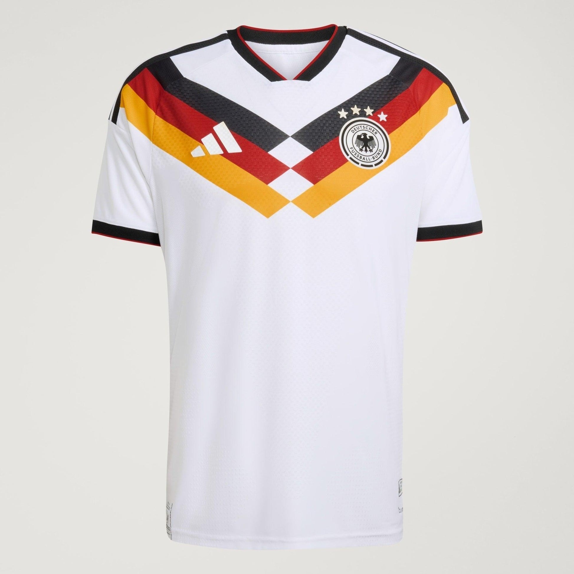 Camisa Alemanha 26/27 Home Jogador, Camisas de Futebol, PIQUE DE JOGADOR, A camisa do seu time favorito agora disponível em nossa loja! Confeccionadas com tecido de poliéster de alta qualidade e uma tecnologia respirável de ponta, nossas camisas são uma fusão perfeita de conforto, resistência e frescor duradouro. Sinta-se envolvido(a) em luxo enquanto apoia o seu time, seja nas vibrantes arquibancadas ou no calor da competição nas quadras. O design exclusivo e as cores vibrantes destacam-se, tornando esta c