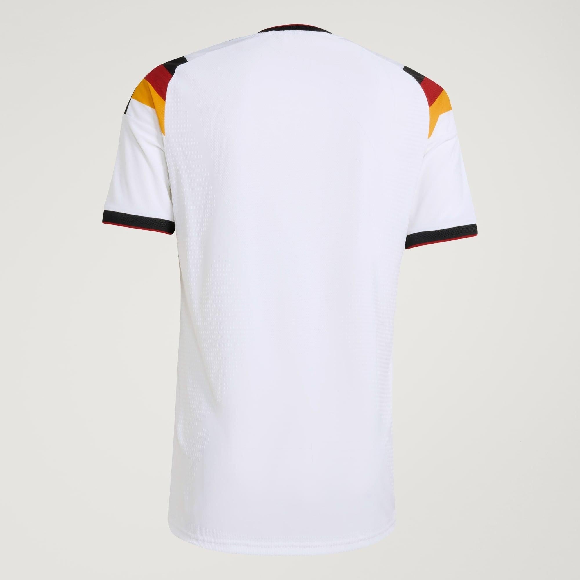 Camisa Alemanha 26/27 Home Jogador, Camisas de Futebol, PIQUE DE JOGADOR, A camisa do seu time favorito agora disponível em nossa loja! Confeccionadas com tecido de poliéster de alta qualidade e uma tecnologia respirável de ponta, nossas camisas são uma fusão perfeita de conforto, resistência e frescor duradouro. Sinta-se envolvido(a) em luxo enquanto apoia o seu time, seja nas vibrantes arquibancadas ou no calor da competição nas quadras. O design exclusivo e as cores vibrantes destacam-se, tornando esta c