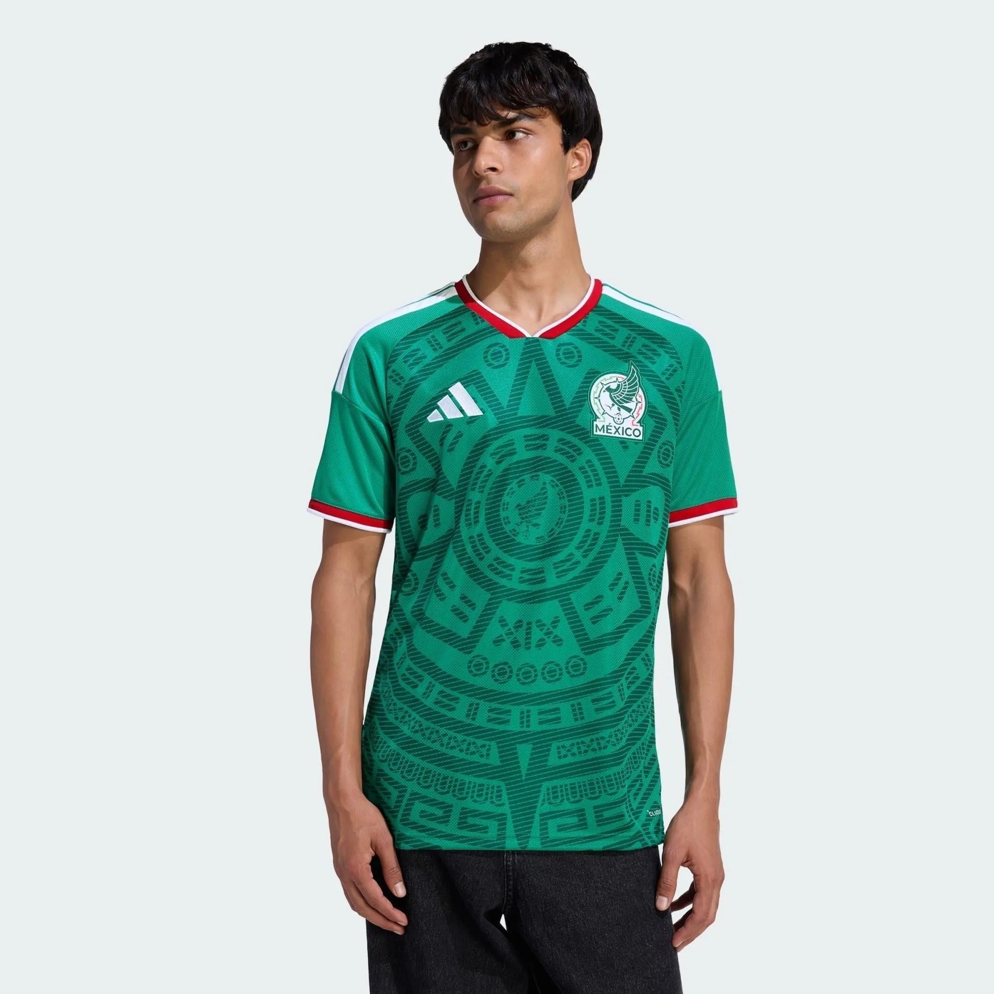 Camisa México 26/27 Home, , PIQUE DE JOGADOR, A camisa do seu time favorito agora disponível em nossa loja! Confeccionadas com tecido de poliéster de alta qualidade e uma tecnologia respirável de ponta, nossas camisas são uma fusão perfeita de conforto, resistência e frescor duradouro. Sinta-se envolvido(a) em luxo enquanto apoia o seu time, seja nas vibrantes arquibancadas ou no calor da competição nas quadras. O design exclusivo e as cores vibrantes destacam-se, tornando esta camisa um ícone de estilo par