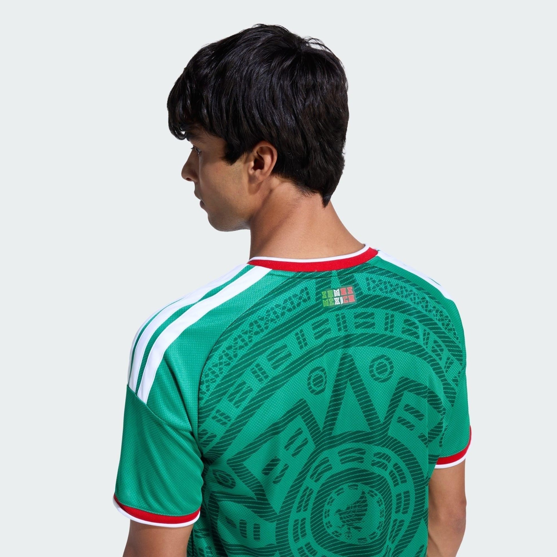 Camisa México 26/27 Home, , PIQUE DE JOGADOR, A camisa do seu time favorito agora disponível em nossa loja! Confeccionadas com tecido de poliéster de alta qualidade e uma tecnologia respirável de ponta, nossas camisas são uma fusão perfeita de conforto, resistência e frescor duradouro. Sinta-se envolvido(a) em luxo enquanto apoia o seu time, seja nas vibrantes arquibancadas ou no calor da competição nas quadras. O design exclusivo e as cores vibrantes destacam-se, tornando esta camisa um ícone de estilo par