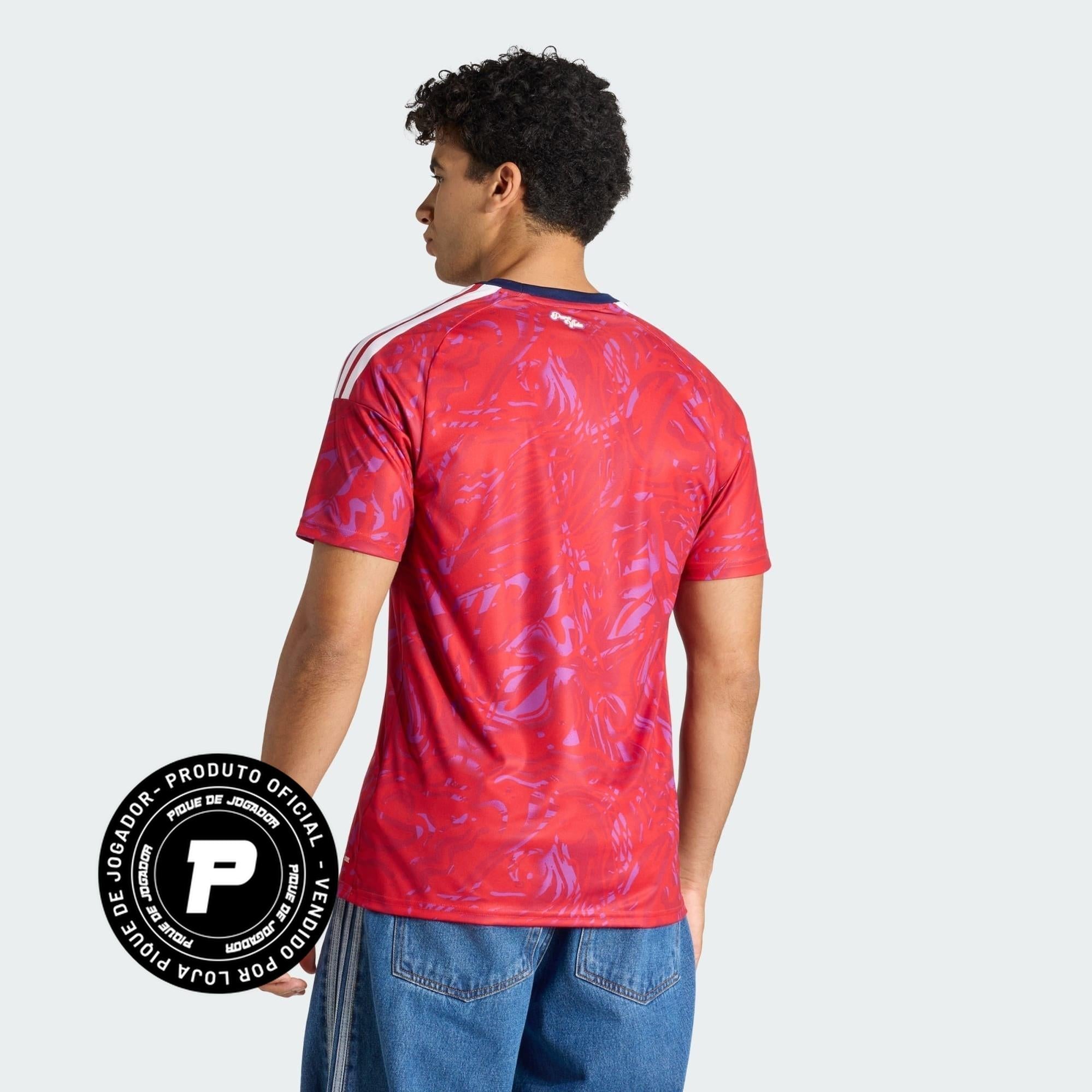 Camisa Costa Rica 26/27 Home, , PIQUE DE JOGADOR, A camisa do seu time favorito agora disponível em nossa loja! Confeccionadas com tecido de poliéster de alta qualidade e uma tecnologia respirável de ponta, nossas camisas são uma fusão perfeita de conforto, resistência e frescor duradouro. Sinta-se envolvido(a) em luxo enquanto apoia o seu time, seja nas vibrantes arquibancadas ou no calor da competição nas quadras. O design exclusivo e as cores vibrantes destacam-se, tornando esta camisa um ícone de estilo