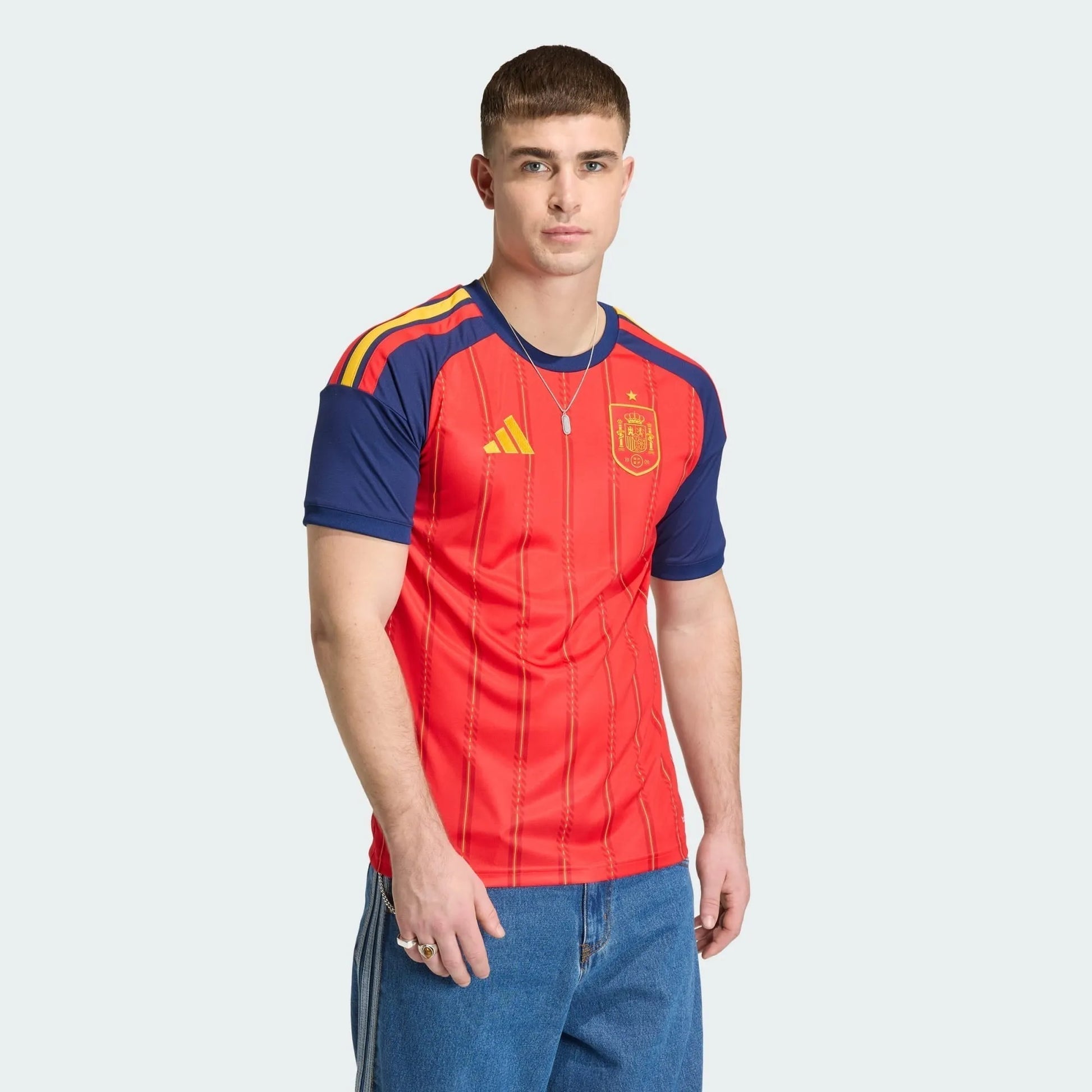 Camisa Espanha 26/27 Home, , PIQUE DE JOGADOR, A camisa do seu time favorito agora disponível em nossa loja! Confeccionadas com tecido de poliéster de alta qualidade e uma tecnologia respirável de ponta, nossas camisas são uma fusão perfeita de conforto, resistência e frescor duradouro. Sinta-se envolvido(a) em luxo enquanto apoia o seu time, seja nas vibrantes arquibancadas ou no calor da competição nas quadras. O design exclusivo e as cores vibrantes destacam-se, tornando esta camisa um ícone de estilo pa