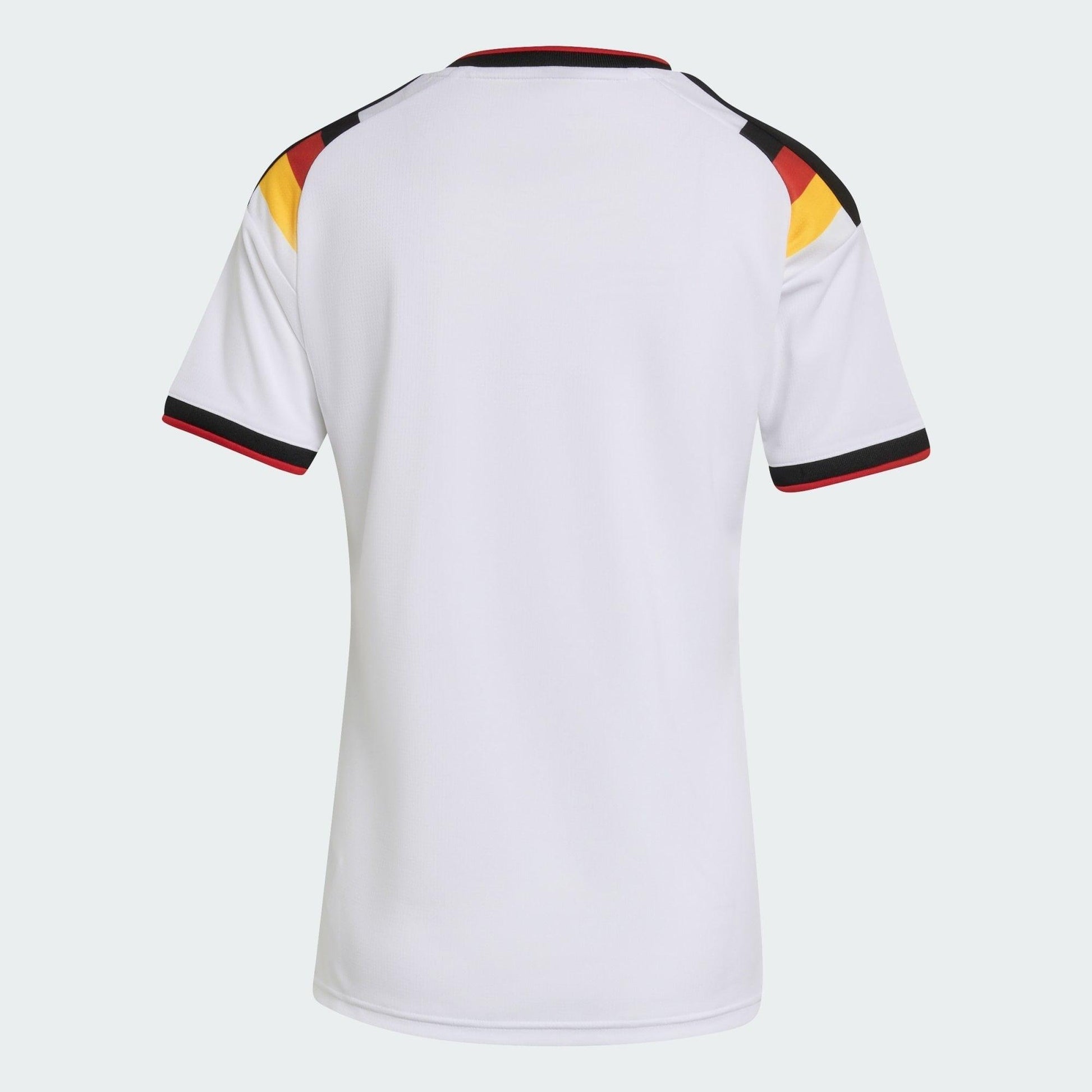 Camisa Feminina Alemanha 26/27 Home, Camisas de Futebol, PIQUE DE JOGADOR, A camisa do seu time favorito agora disponível em nossa loja! Confeccionadas com tecido de poliéster de alta qualidade e uma tecnologia respirável de ponta, nossas camisas são uma fusão perfeita de conforto, resistência e frescor duradouro. Sinta-se envolvido(a) em luxo enquanto apoia o seu time, seja nas vibrantes arquibancadas ou no calor da competição nas quadras. O design exclusivo e as cores vibrantes destacam-se, tornando esta 