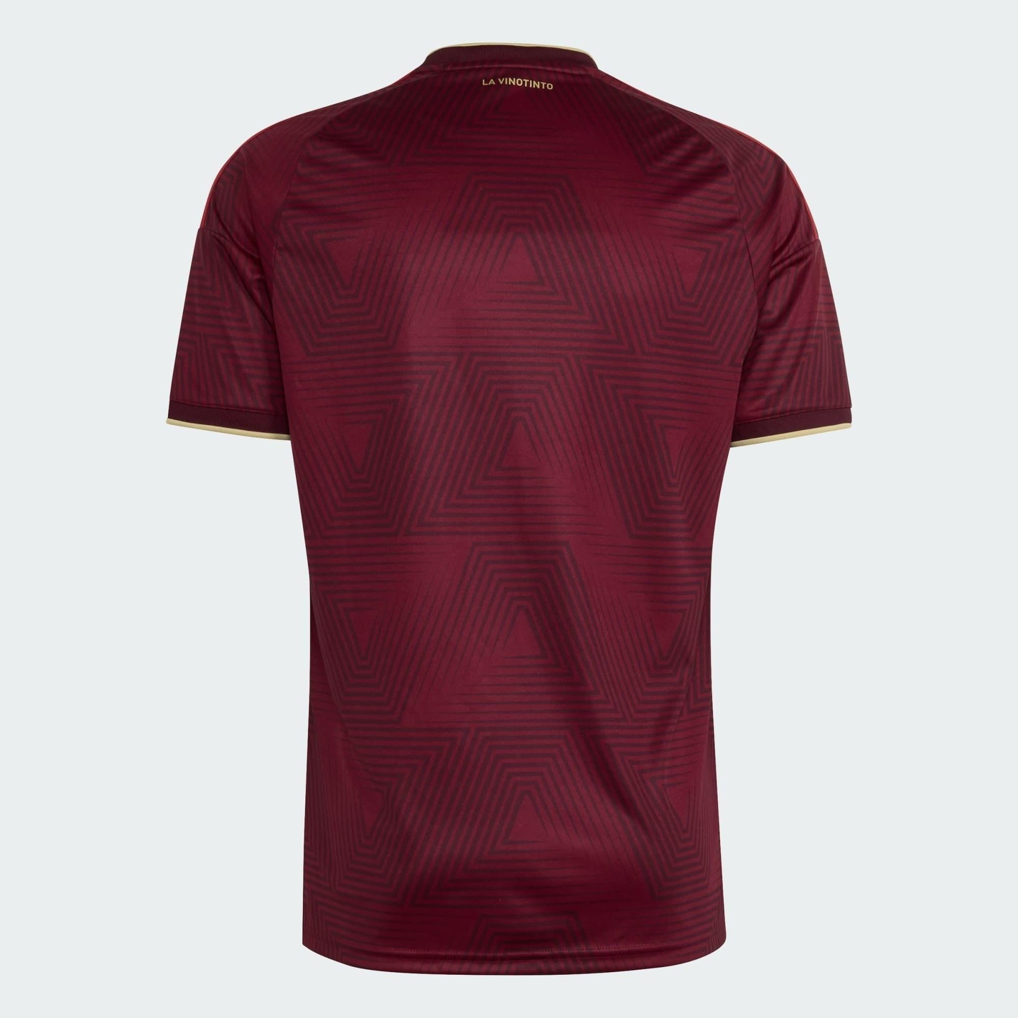 Camisa Venezuela 26/27 Home, , PIQUE DE JOGADOR, A camisa do seu time favorito agora disponível em nossa loja! Confeccionadas com tecido de poliéster de alta qualidade e uma tecnologia respirável de ponta, nossas camisas são uma fusão perfeita de conforto, resistência e frescor duradouro. Sinta-se envolvido(a) em luxo enquanto apoia o seu time, seja nas vibrantes arquibancadas ou no calor da competição nas quadras. O design exclusivo e as cores vibrantes destacam-se, tornando esta camisa um ícone de estilo 