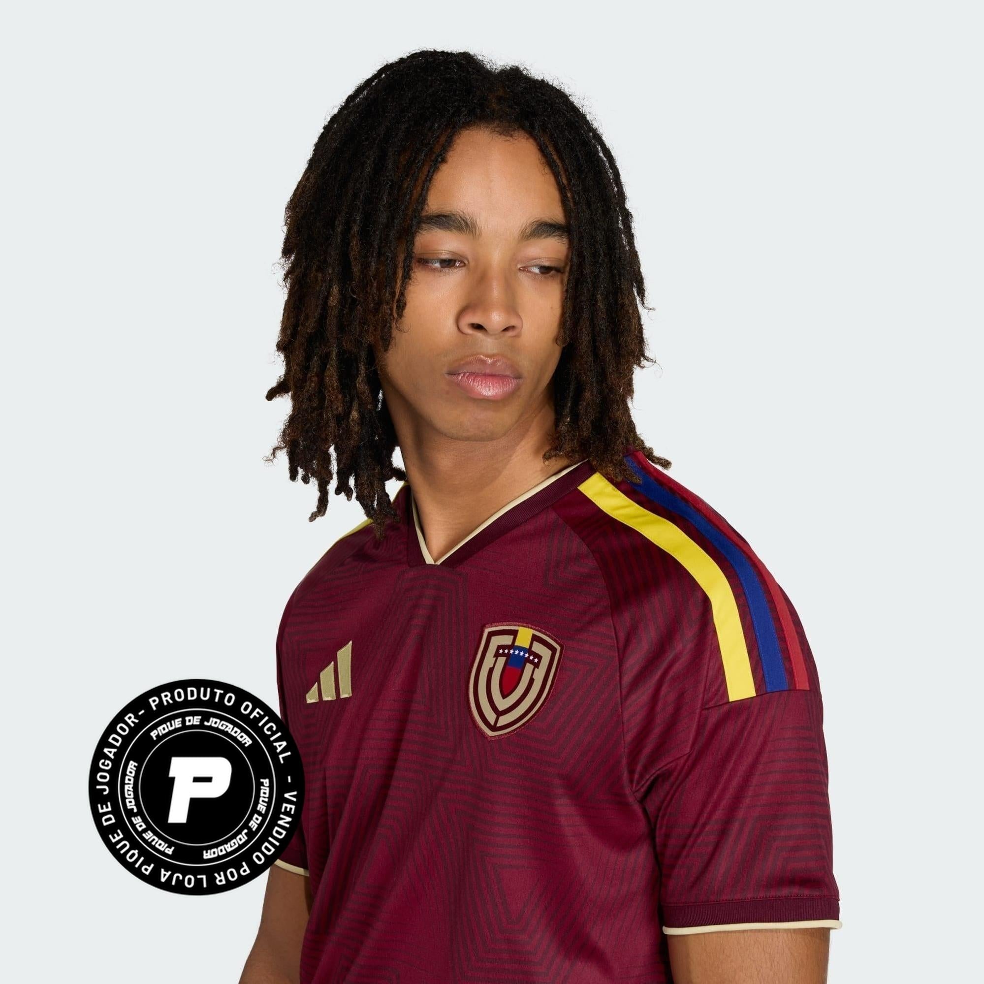Camisa Venezuela 26/27 Home, , PIQUE DE JOGADOR, A camisa do seu time favorito agora disponível em nossa loja! Confeccionadas com tecido de poliéster de alta qualidade e uma tecnologia respirável de ponta, nossas camisas são uma fusão perfeita de conforto, resistência e frescor duradouro. Sinta-se envolvido(a) em luxo enquanto apoia o seu time, seja nas vibrantes arquibancadas ou no calor da competição nas quadras. O design exclusivo e as cores vibrantes destacam-se, tornando esta camisa um ícone de estilo 
