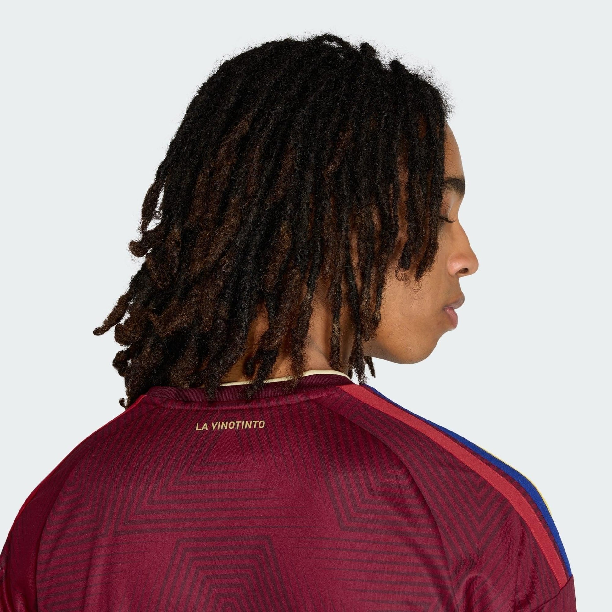 Camisa Venezuela 26/27 Home, , PIQUE DE JOGADOR, A camisa do seu time favorito agora disponível em nossa loja! Confeccionadas com tecido de poliéster de alta qualidade e uma tecnologia respirável de ponta, nossas camisas são uma fusão perfeita de conforto, resistência e frescor duradouro. Sinta-se envolvido(a) em luxo enquanto apoia o seu time, seja nas vibrantes arquibancadas ou no calor da competição nas quadras. O design exclusivo e as cores vibrantes destacam-se, tornando esta camisa um ícone de estilo 