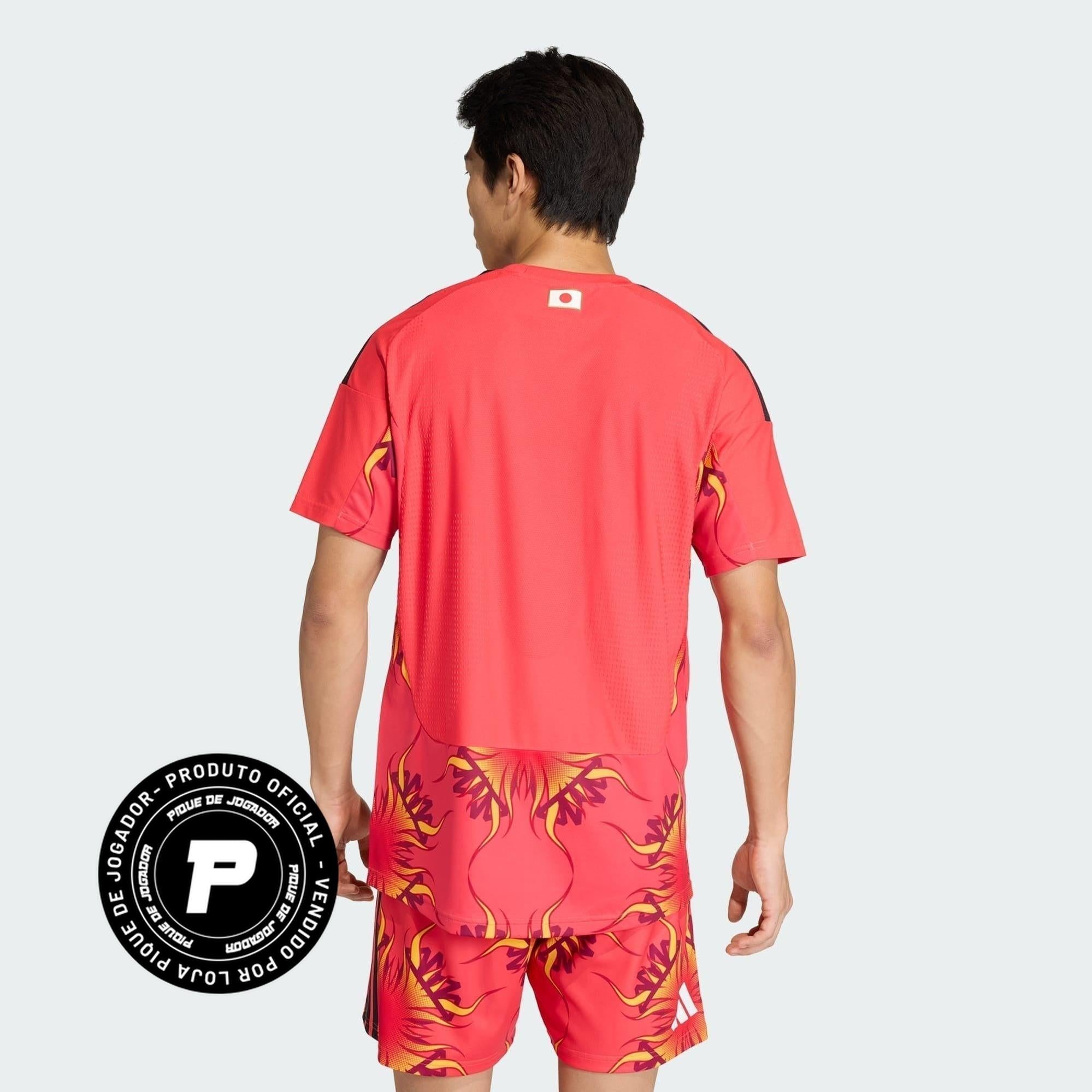 Camisa Goleiro Japão 26/27 Home Jogador, Camisas de Futebol, PIQUE DE JOGADOR, A camisa do seu time favorito agora disponível em nossa loja! Confeccionadas com tecido de poliéster de alta qualidade e uma tecnologia respirável de ponta, nossas camisas são uma fusão perfeita de conforto, resistência e frescor duradouro. Sinta-se envolvido(a) em luxo enquanto apoia o seu time, seja nas vibrantes arquibancadas ou no calor da competição nas quadras. O design exclusivo e as cores vibrantes destacam-se, tornando e